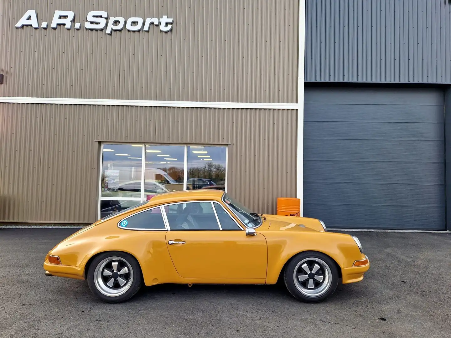 Porsche 911 2.7 Jaune - 1