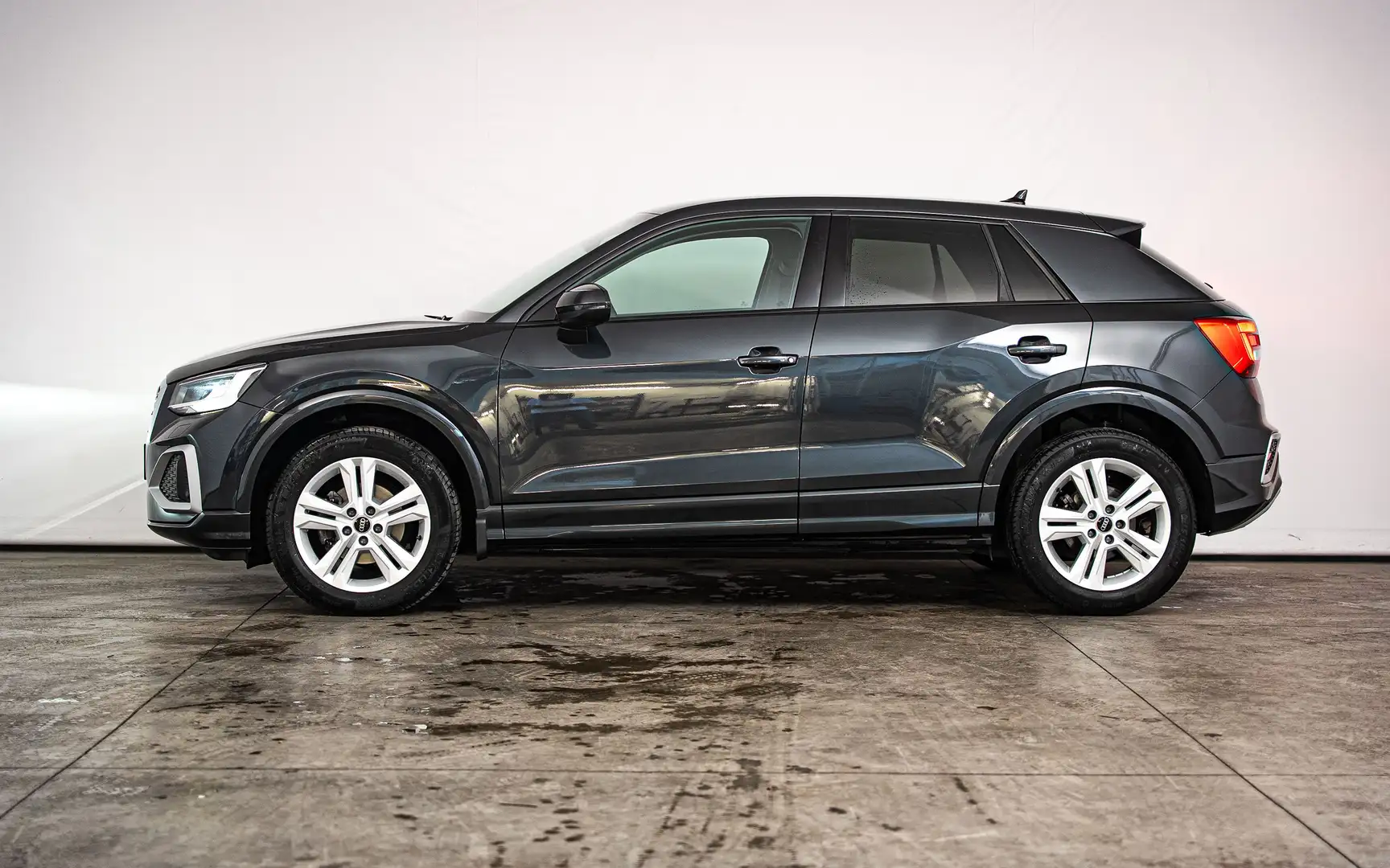Audi Q2 35 TFSI Advanced S tronic Gris - 2