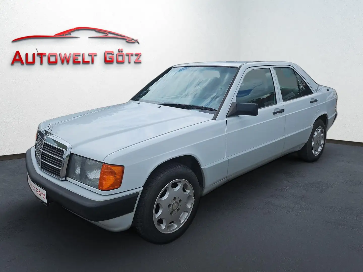 Mercedes-Benz 190 E*W201*Oldtimer*H-Zulassung*Servo*4-Gang* Blanco - 1