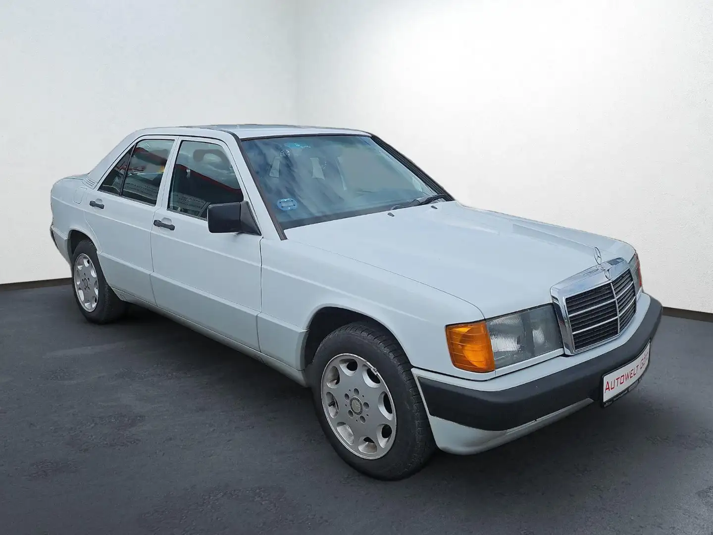 Mercedes-Benz 190 E*W201*Oldtimer*H-Zulassung*Servo*4-Gang* Blanco - 2