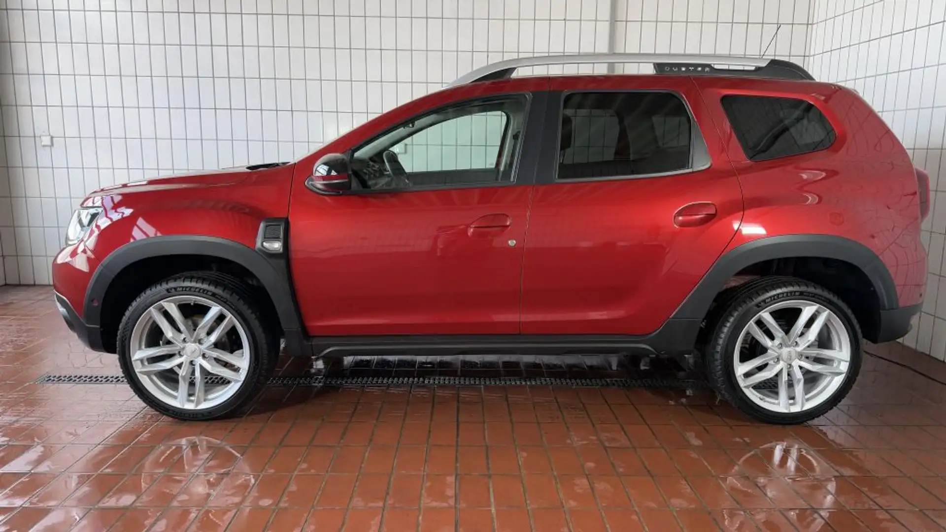 Dacia Duster TCe 150Sondermodell Adventure*AHK*19ZOLL*1.HAND* Rosso - 2