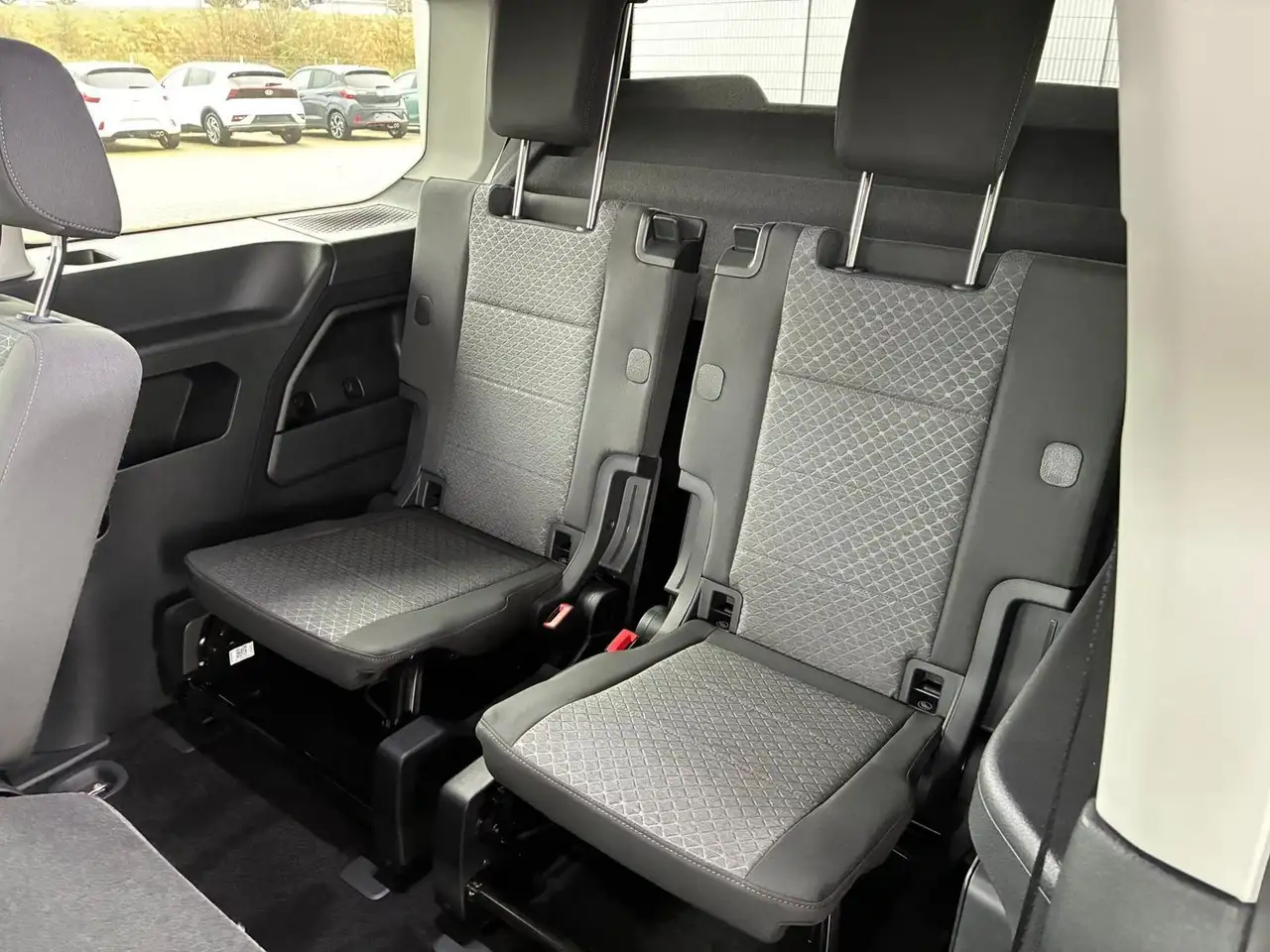 Ford Grand Tourneo 2026 — фото 7