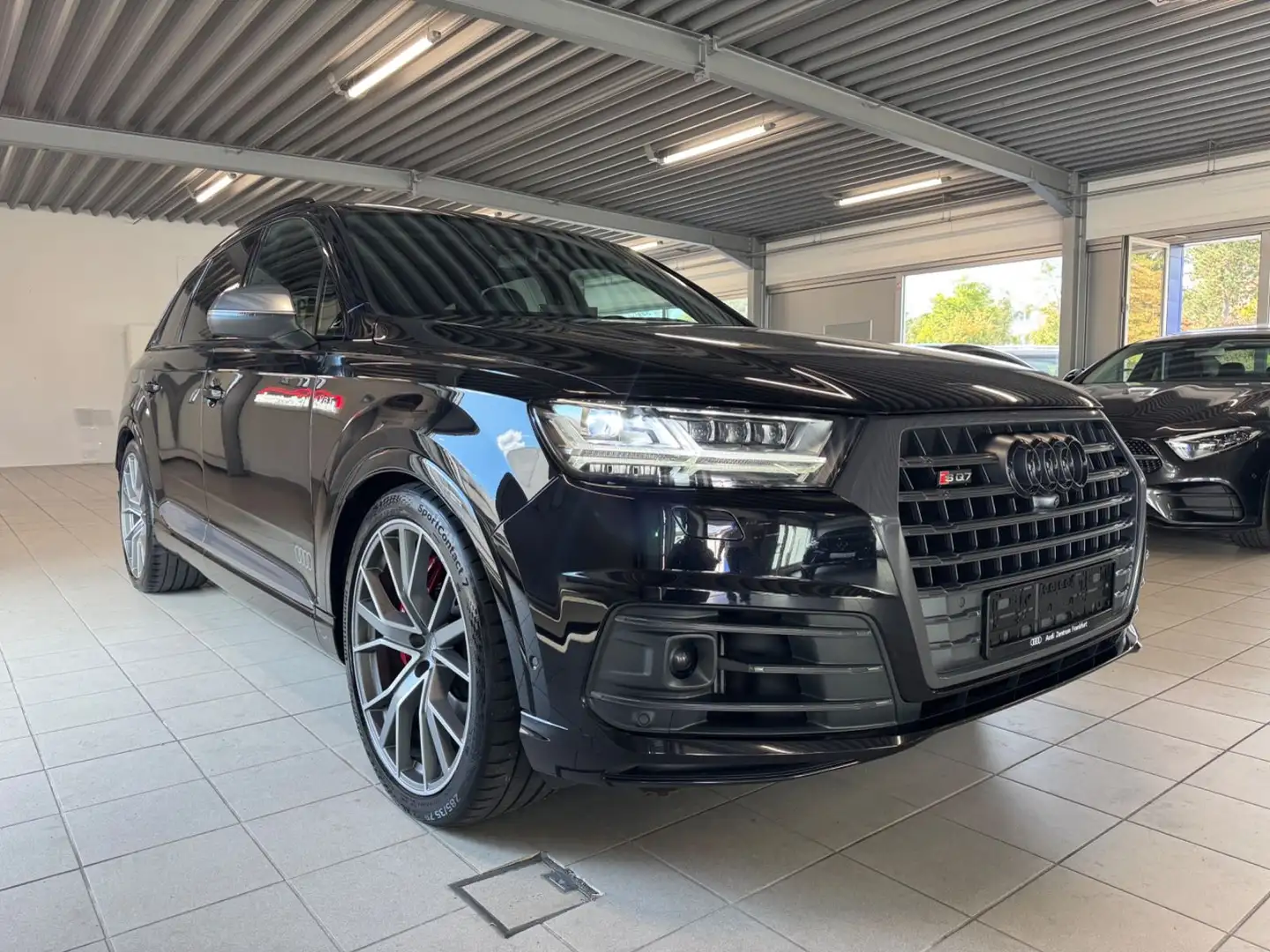 Audi SQ7 4.0 TDI quattro* 7-SITZE*PANO*LED*NAVI*AHK Noir - 1