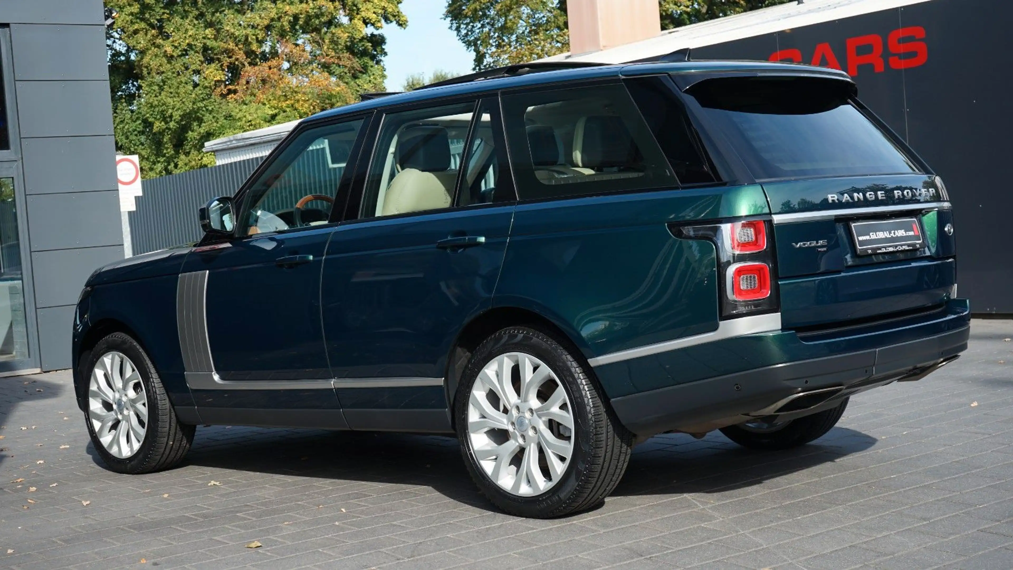 Land Rover Range Rover RANGE ROVER P525 KOMPRESSOR*SVO GREEN*PANO* — photo 12