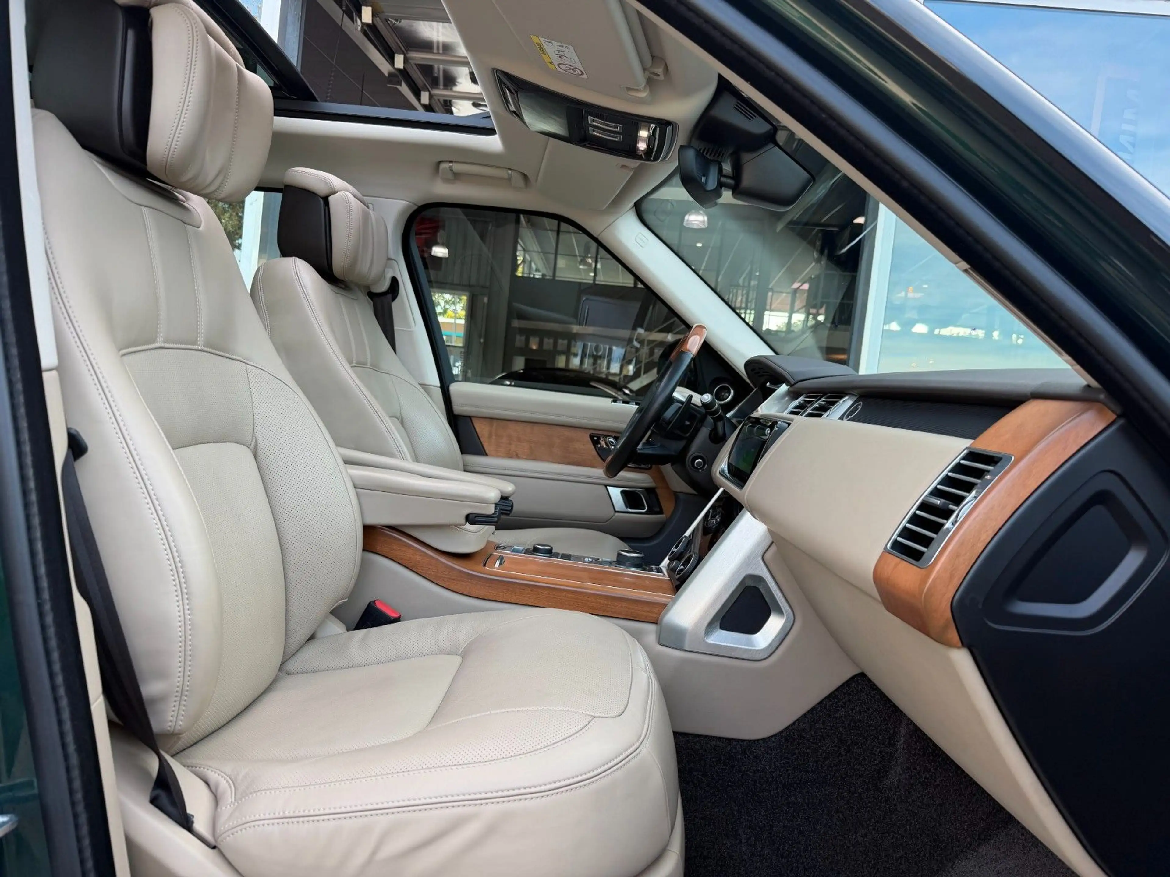 Land Rover Range Rover RANGE ROVER P525 KOMPRESSOR*SVO GREEN*PANO* — photo 7
