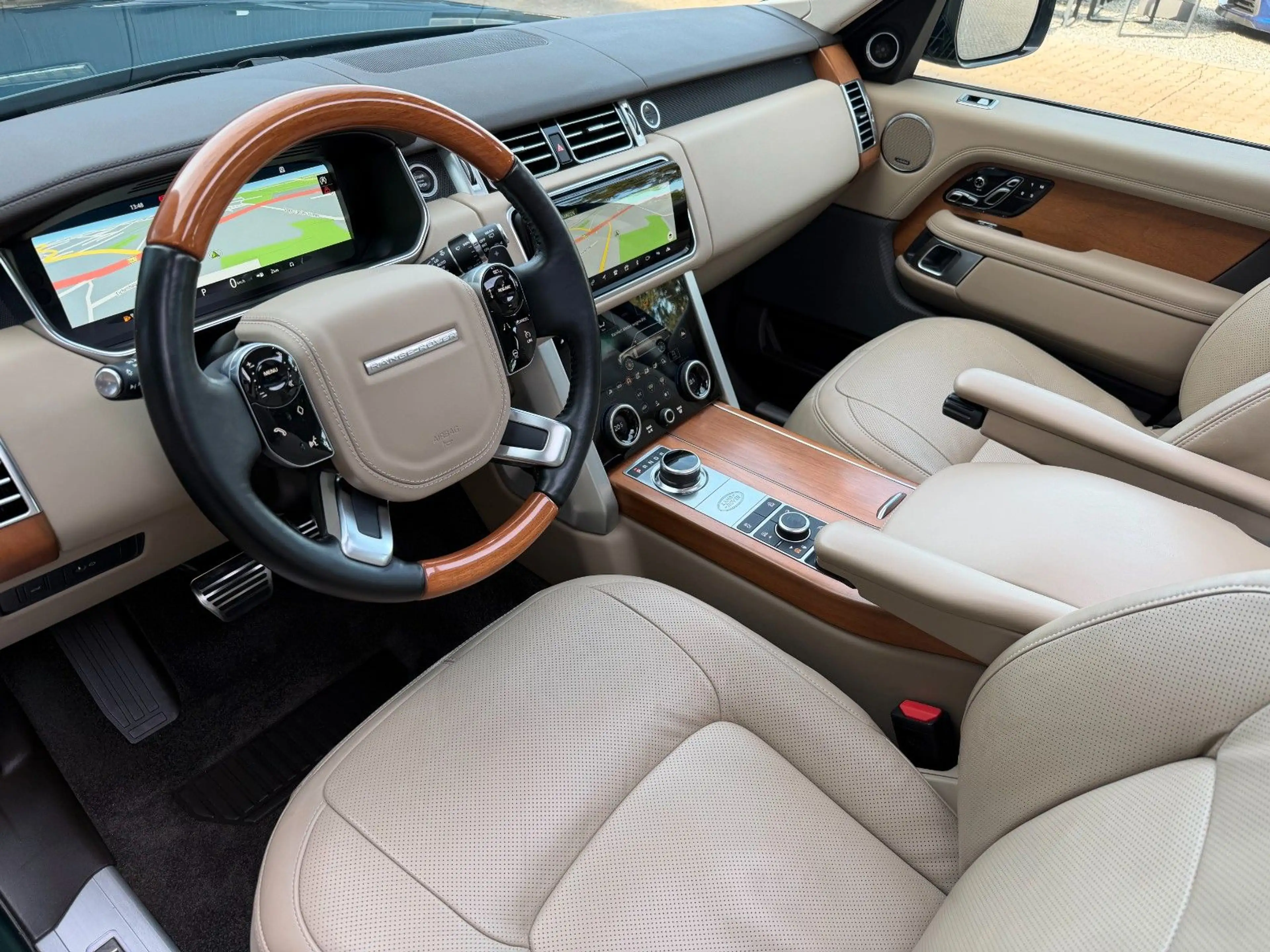 Land Rover Range Rover RANGE ROVER P525 KOMPRESSOR*SVO GREEN*PANO* — photo 3