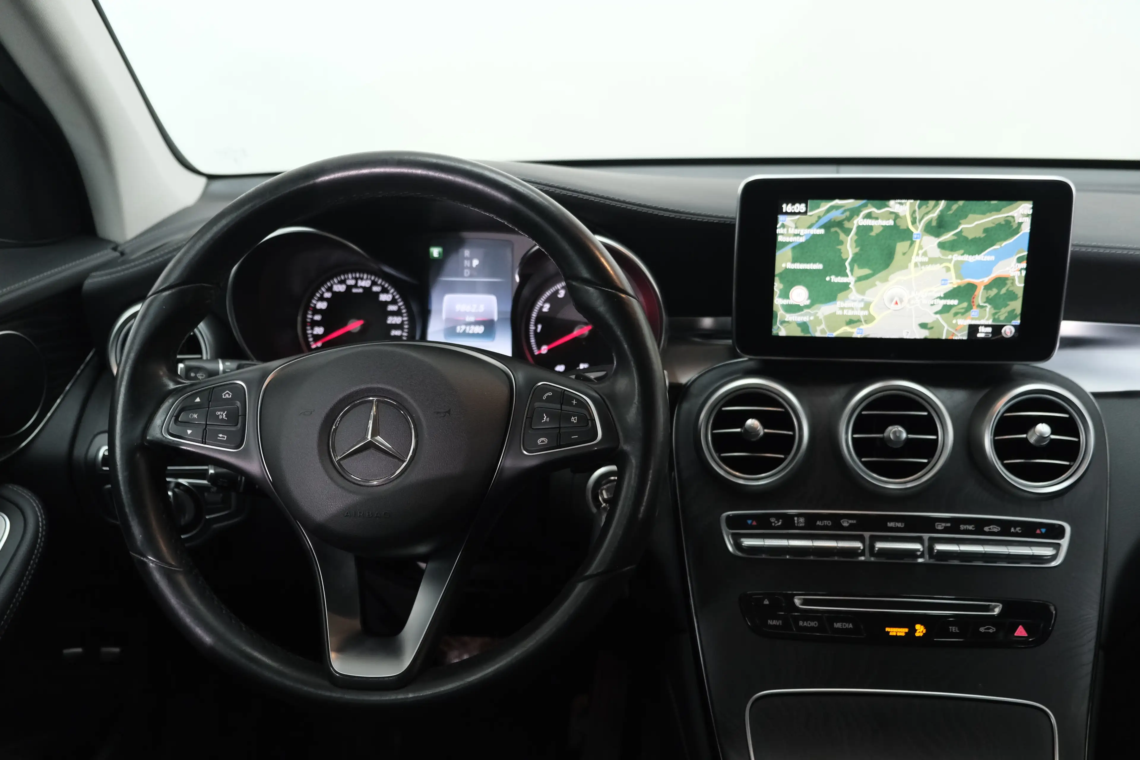 Mercedes-Benz GLC 250 GLC 250 4Matic AMG Line | AHK | Memory — photo 15