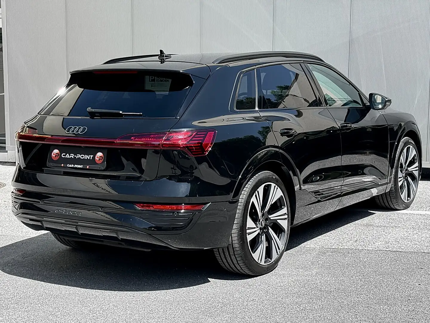 Audi Q8 e-tron Q8 S-Line 55 e-tron quattro 106kWh Business Schwarz - 2