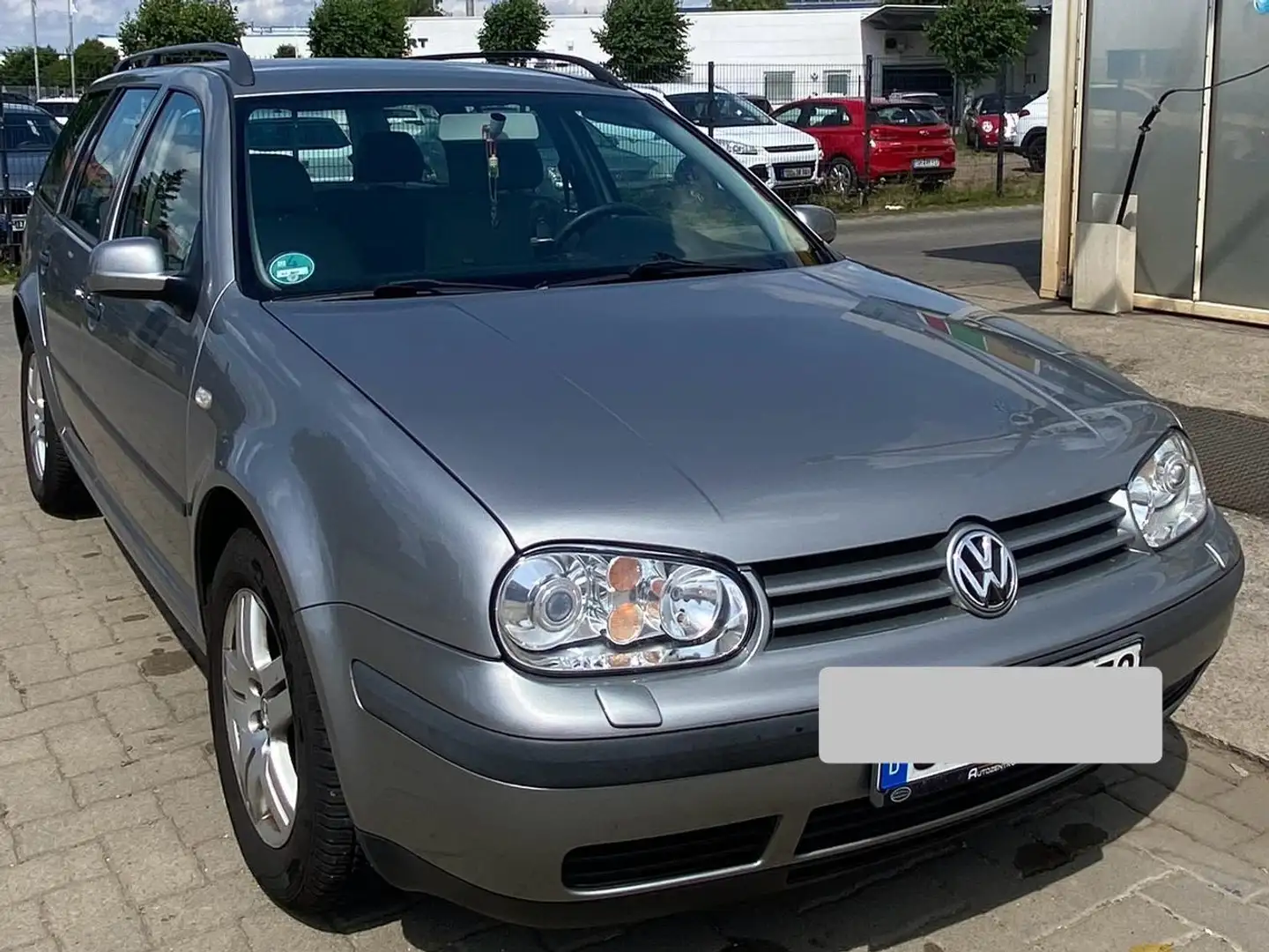 Volkswagen Golf Variant 1.6 Automatik Special Plateado - 1