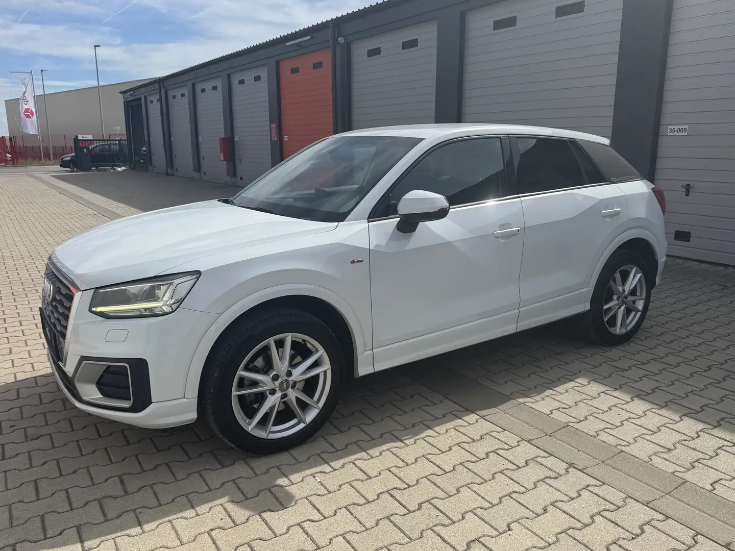 Audi Q2 quattro sport Weiß - 2