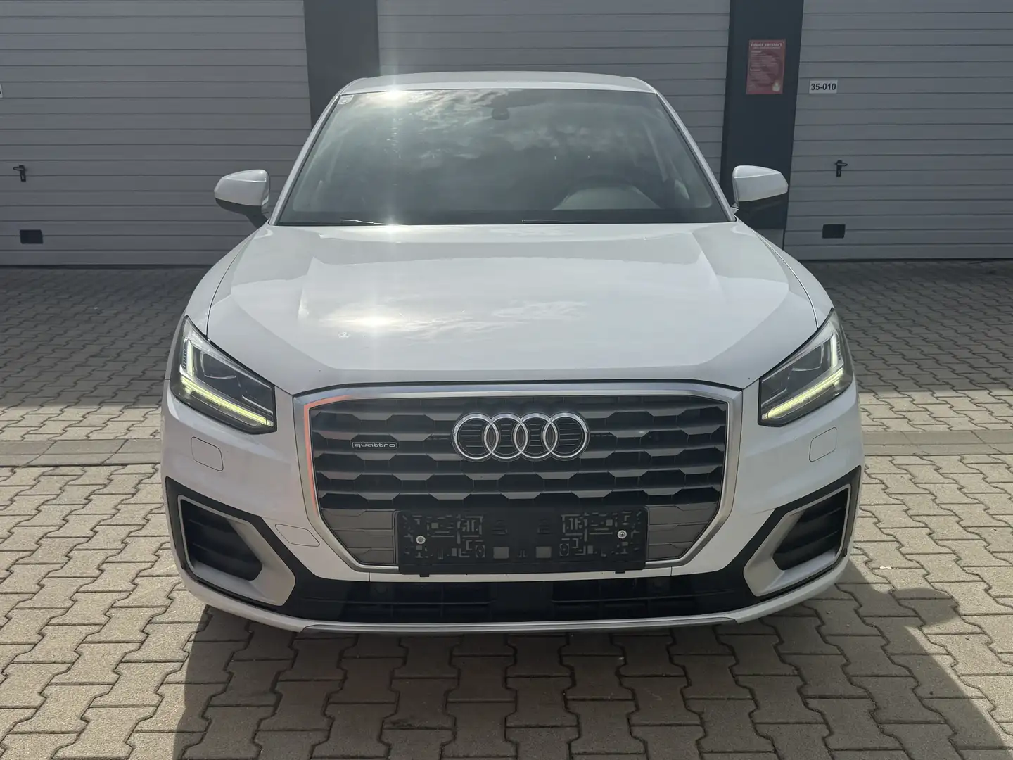 Audi Q2 quattro sport Weiß - 1