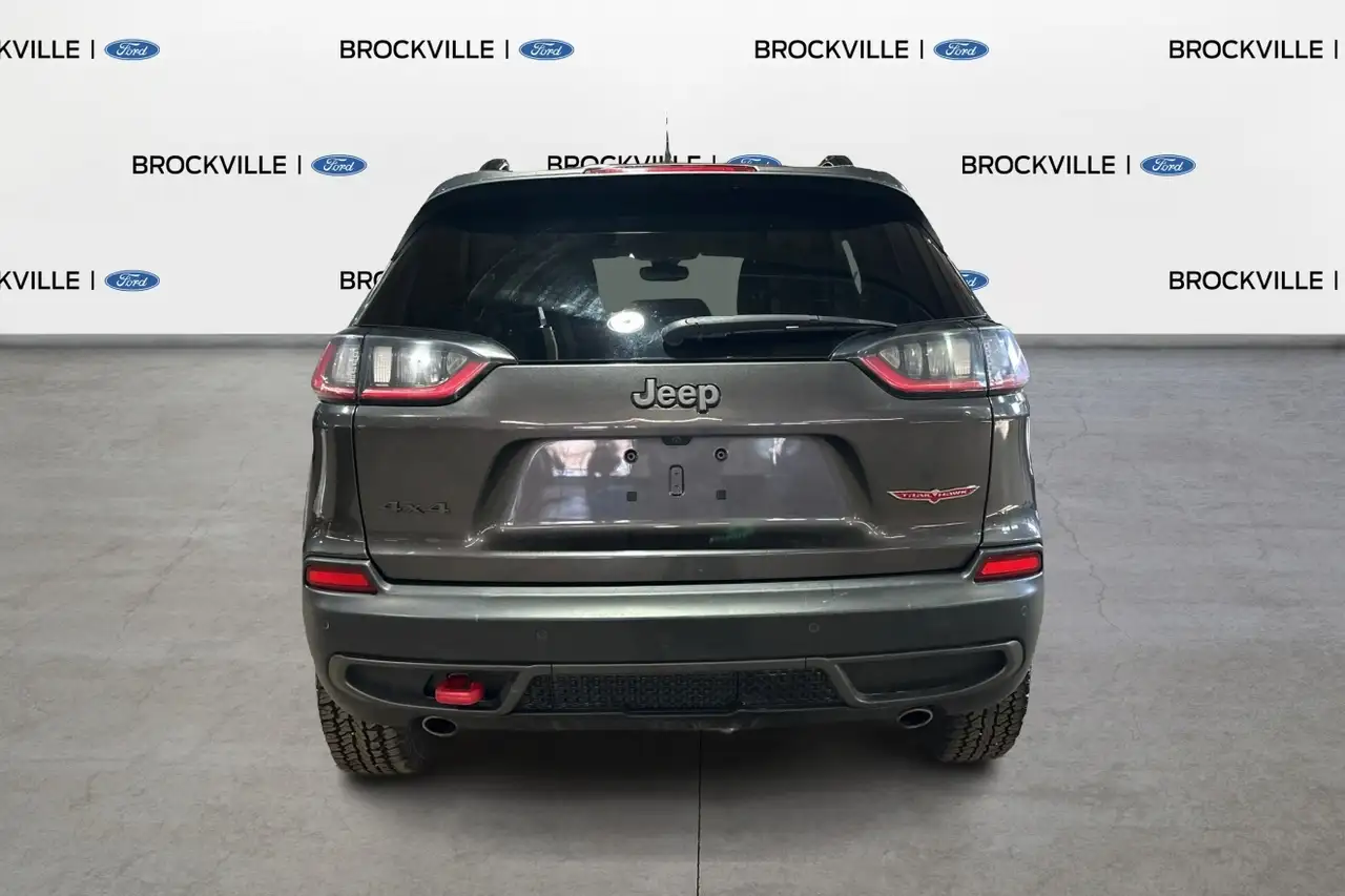 Jeep Cherokee снимка Jeep Cherokee