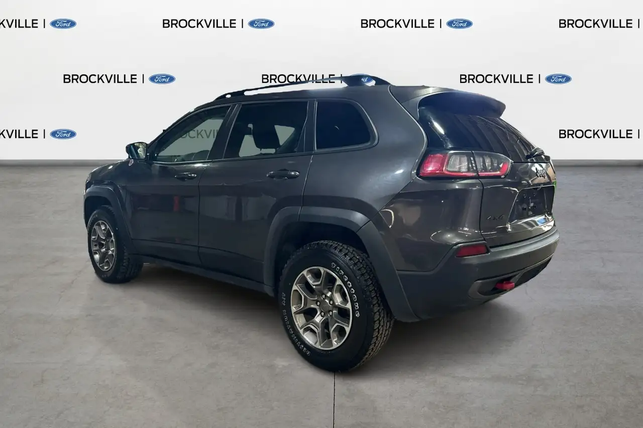 Jeep Cherokee снимка Jeep Cherokee