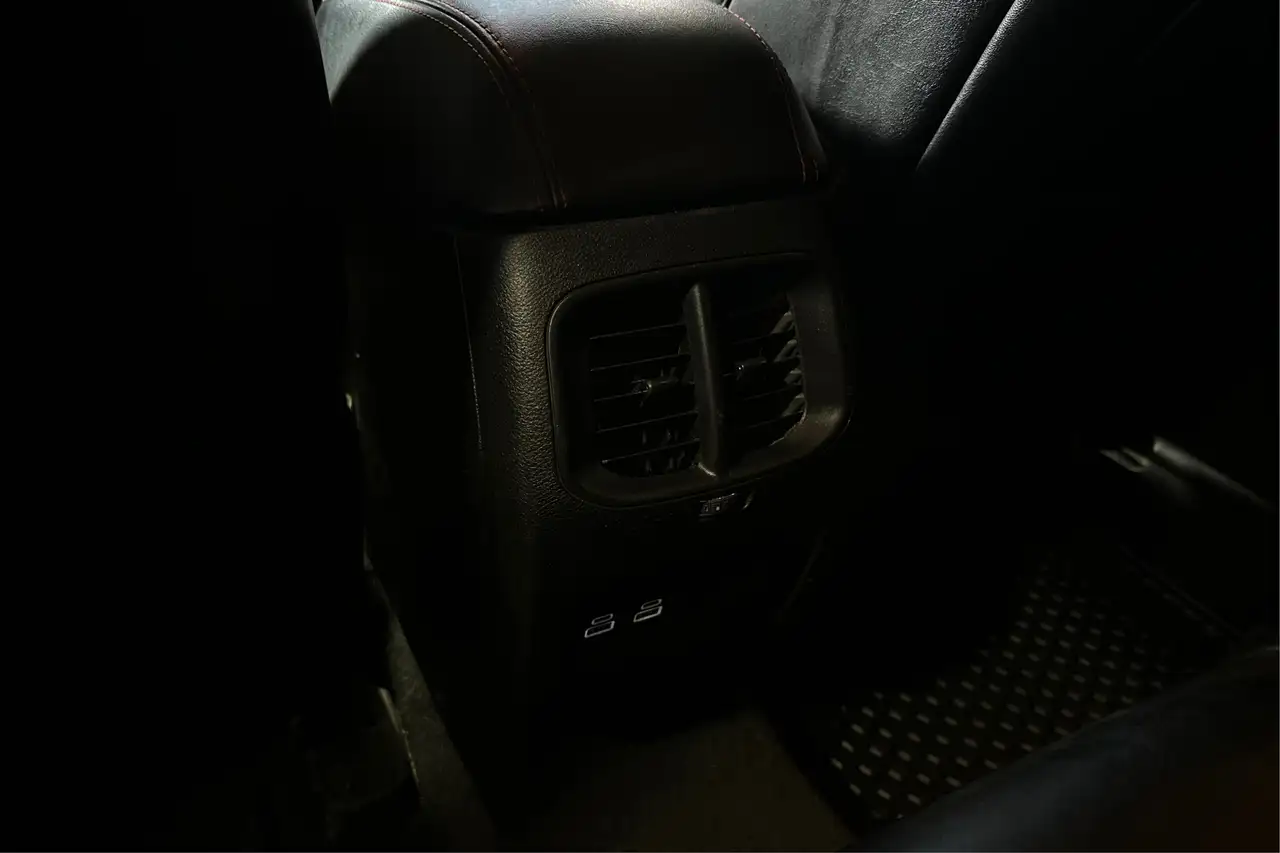 Jeep Cherokee снимка Jeep Cherokee