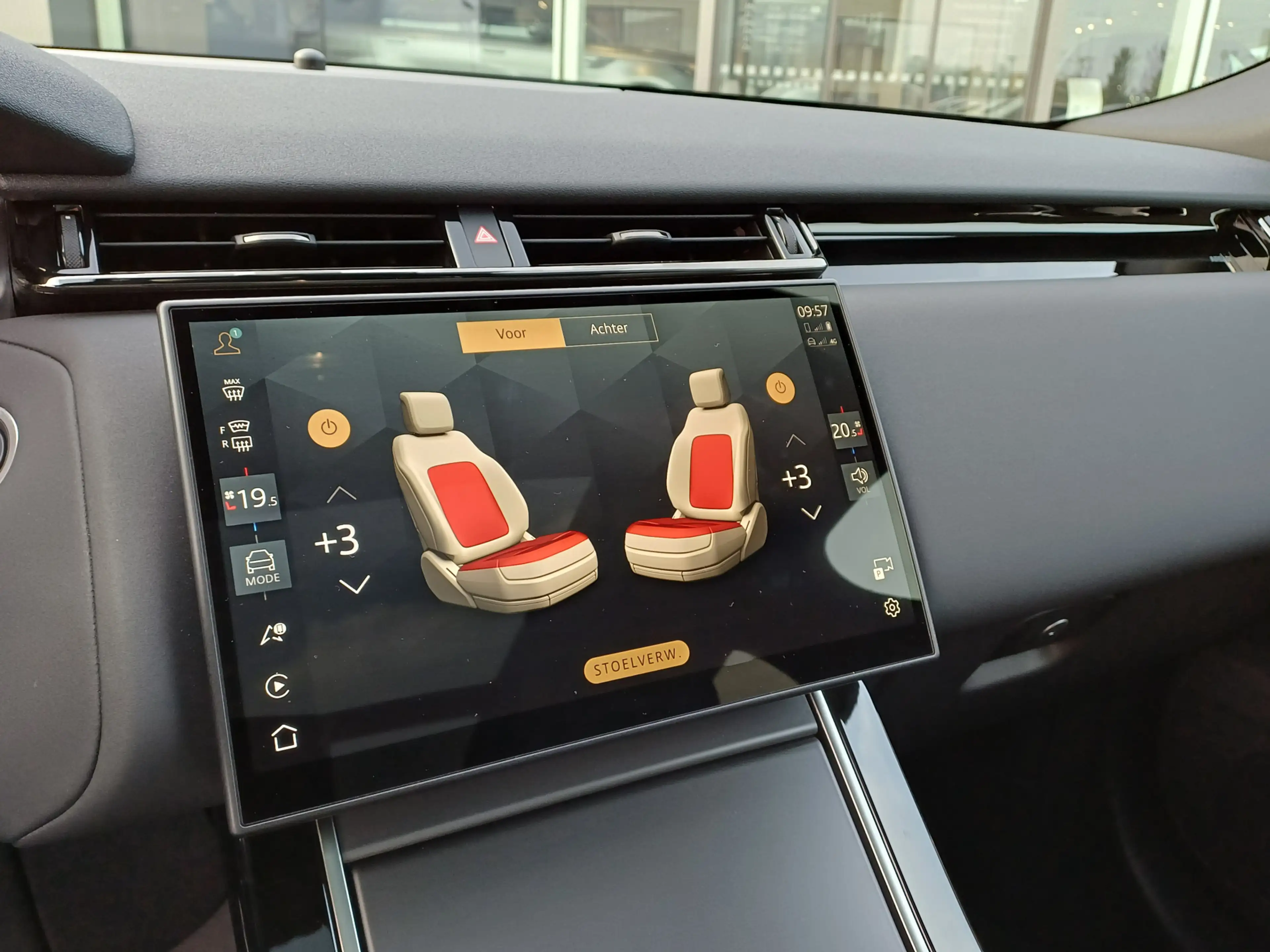 Land Rover Range Rover Velar P400e 404pk AWD R-Dynamic SE | Panoramisch schuifd — photo 8