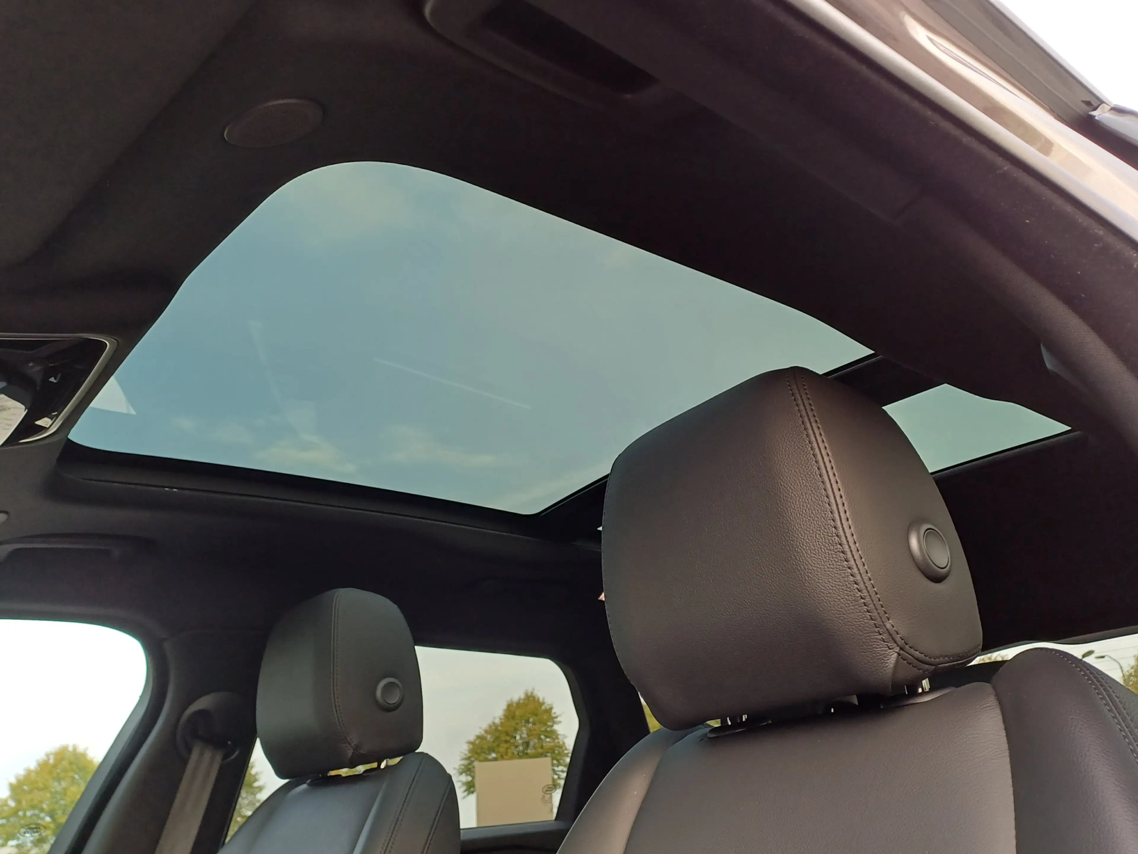 Land Rover Range Rover Velar P400e 404pk AWD R-Dynamic SE | Panoramisch schuifd — photo 15