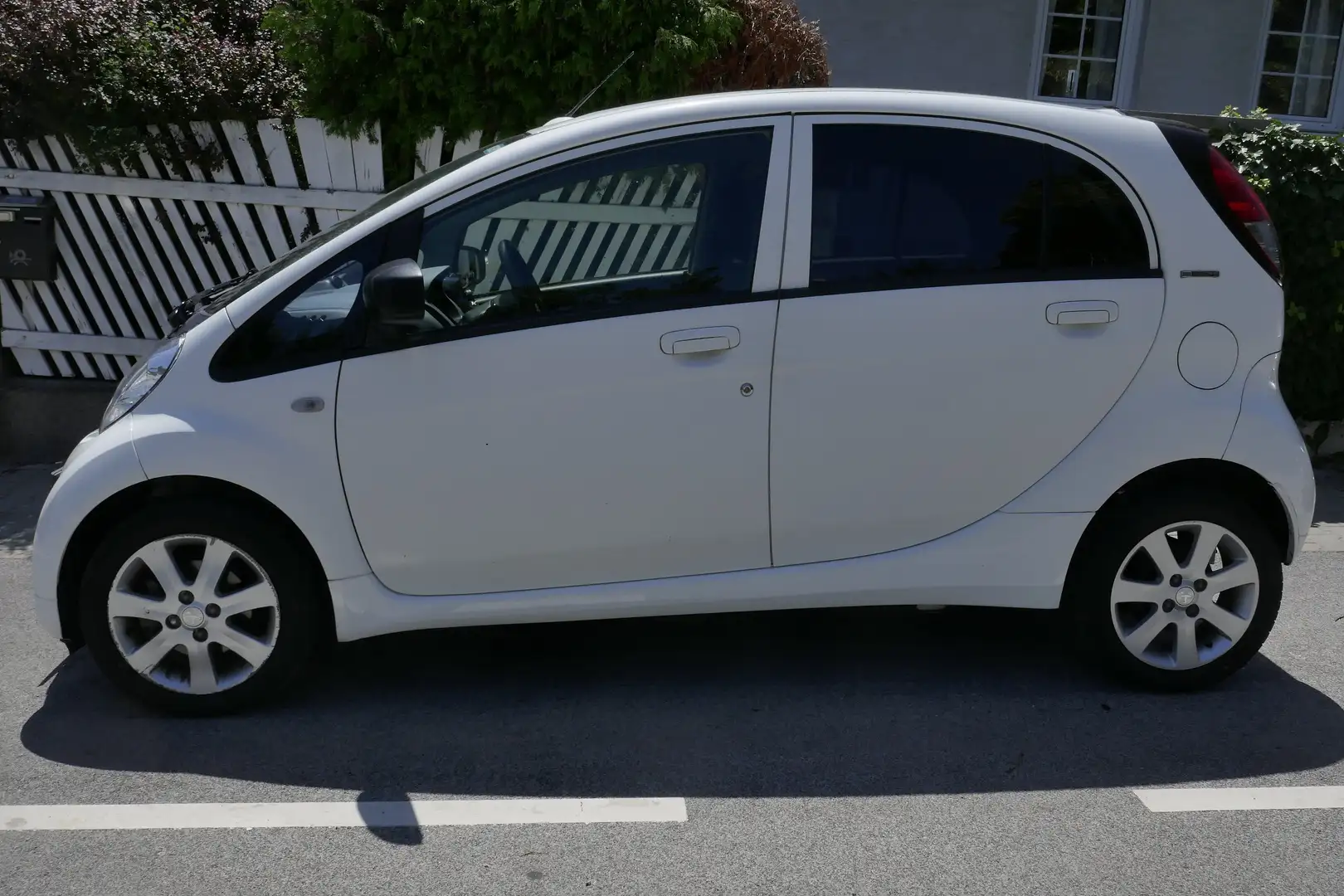Peugeot iOn 16kWh Active (mit Batterie) Білий - 1
