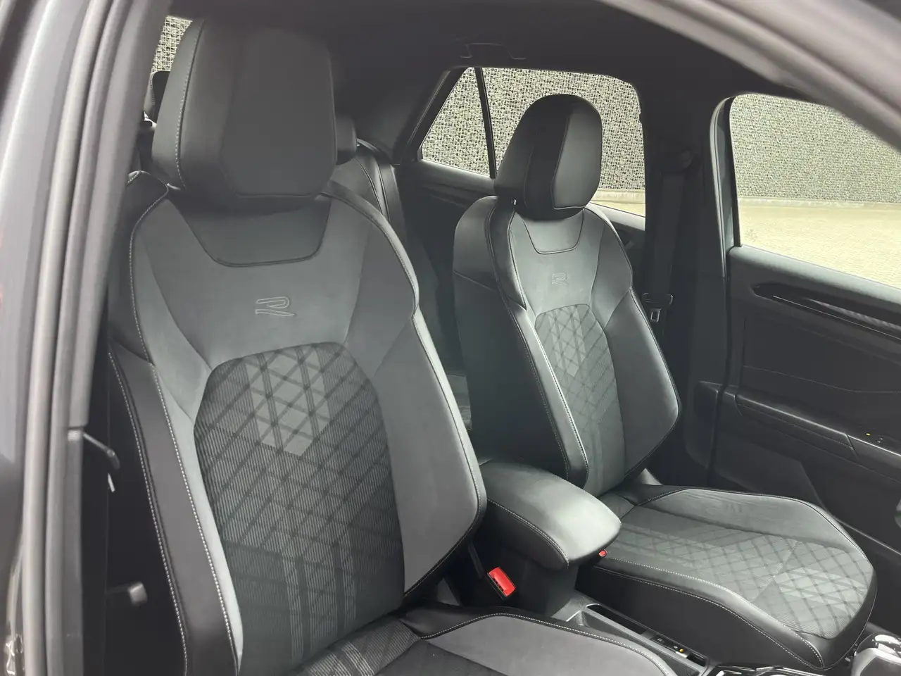 Volkswagen T-Roc 1.5 TSI R-Line Business+, миниатюра 17