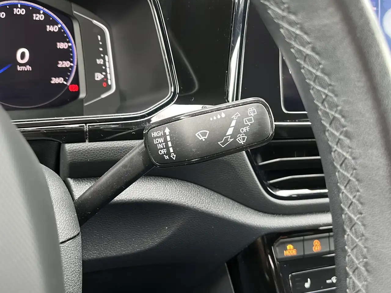 Volkswagen T-Roc 1.5 TSI R-Line Business+, миниатюра 20