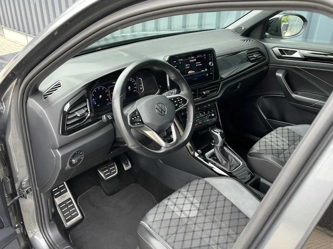 Volkswagen T-Roc 1.5 TSI R-Line Business+, миниатюра 25