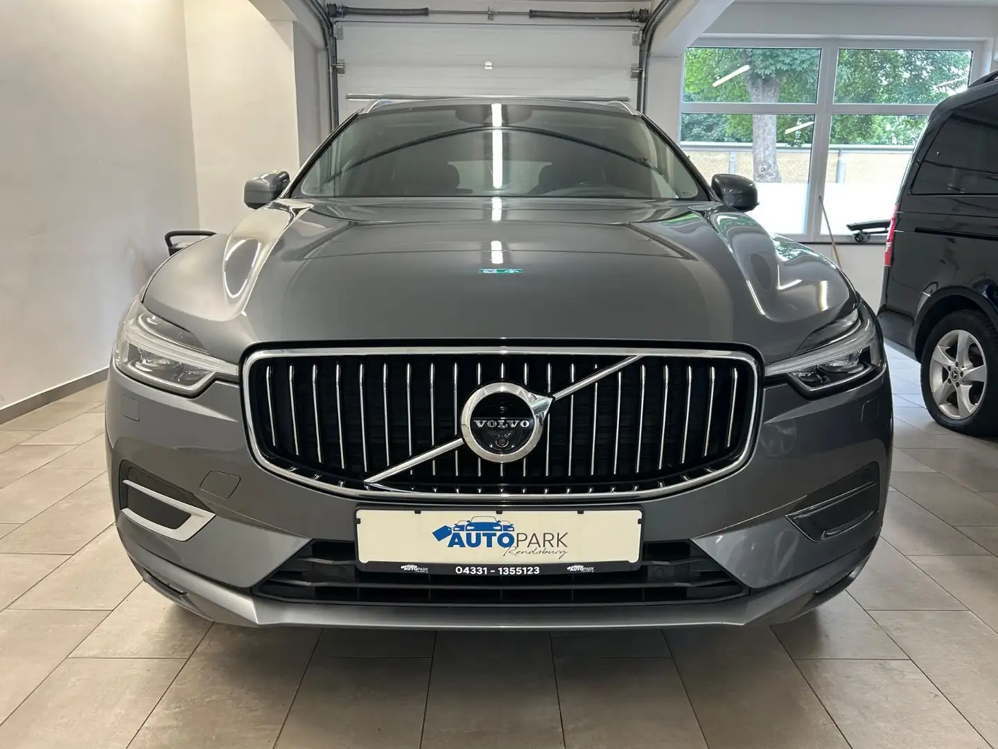 Volvo XC60 Inscription AWD Grau - 2