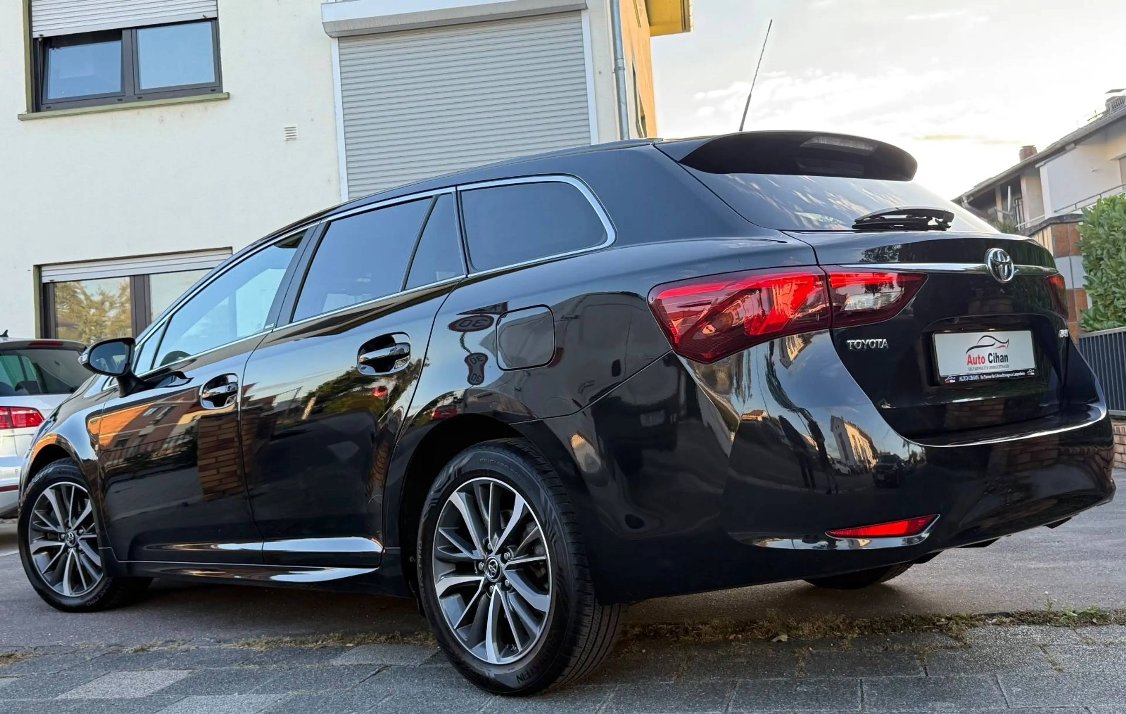 Toyota Avensis Touring Sports Edition-S VOLL! KAMERA! — photo 10