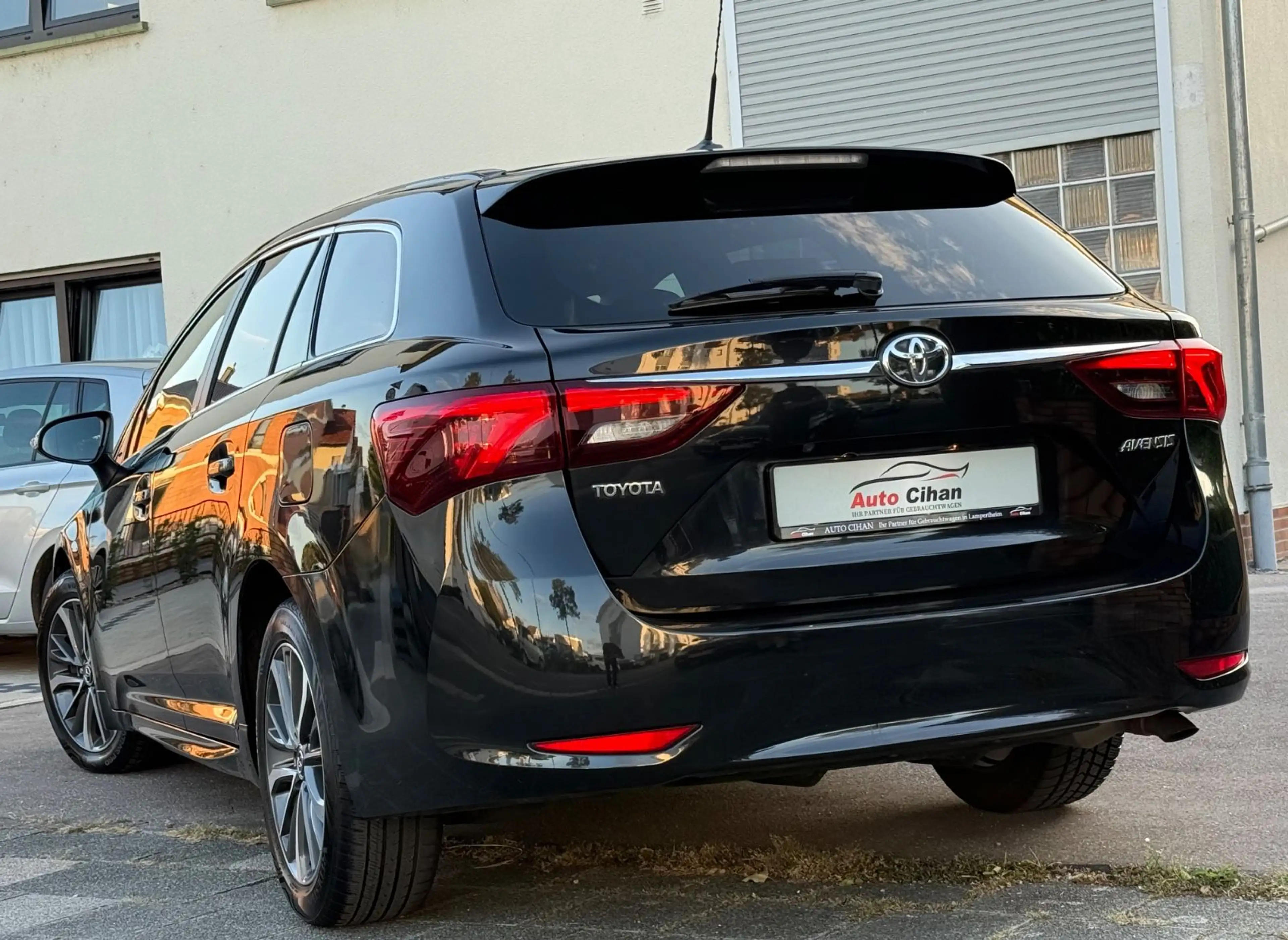 Toyota Avensis Touring Sports Edition-S VOLL! KAMERA! — photo 8