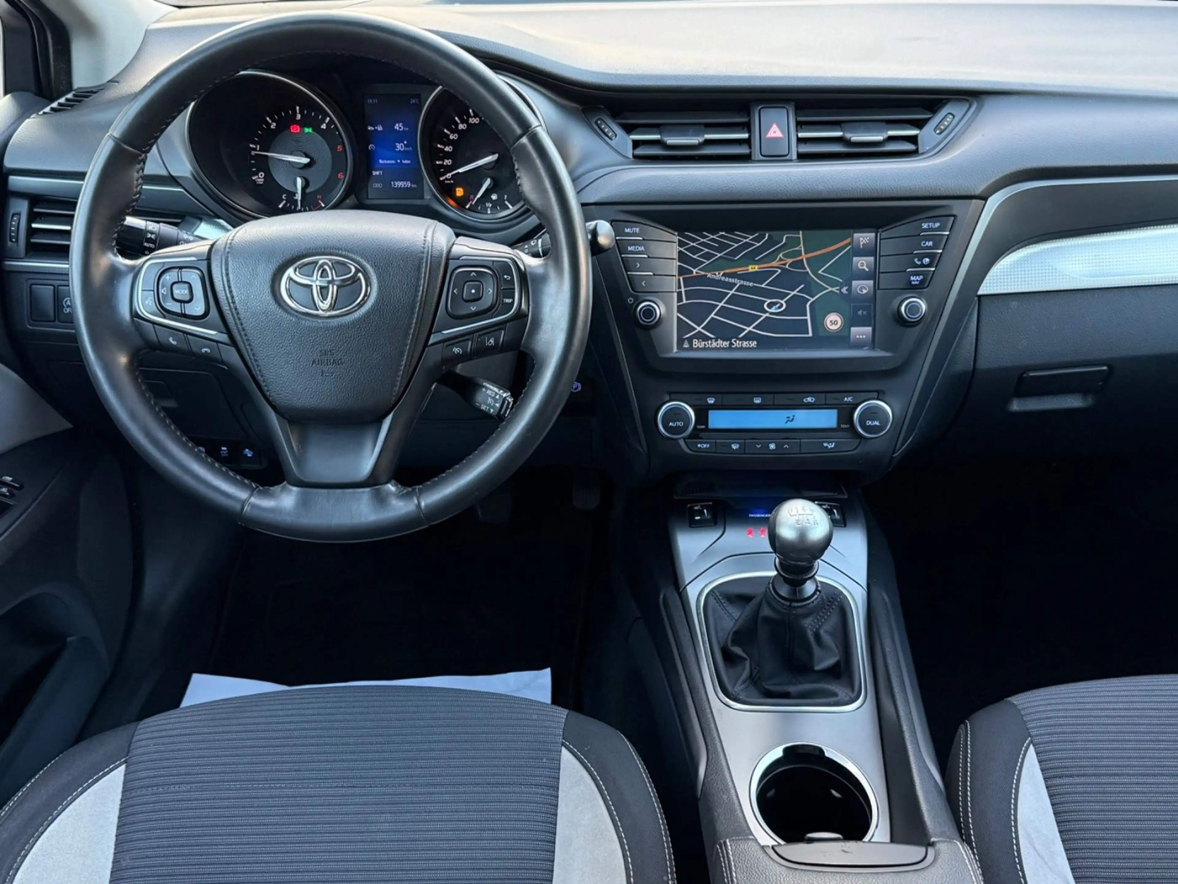 Toyota Avensis Touring Sports Edition-S VOLL! KAMERA! — photo 13