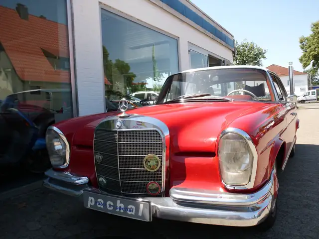 Mercedes-Benz 220 220 SEB Coupe W 111