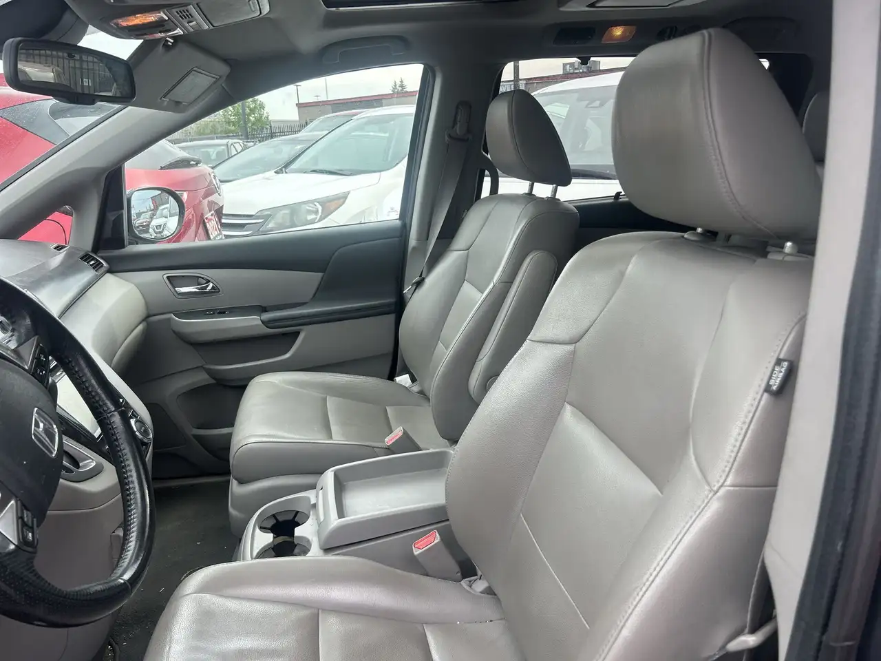 Honda Odyssey снимка Honda Odyssey