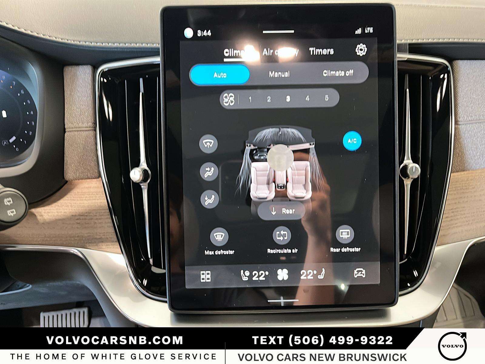 2026 Volvo XC90 B6 Ultra Bright Theme thumb 13