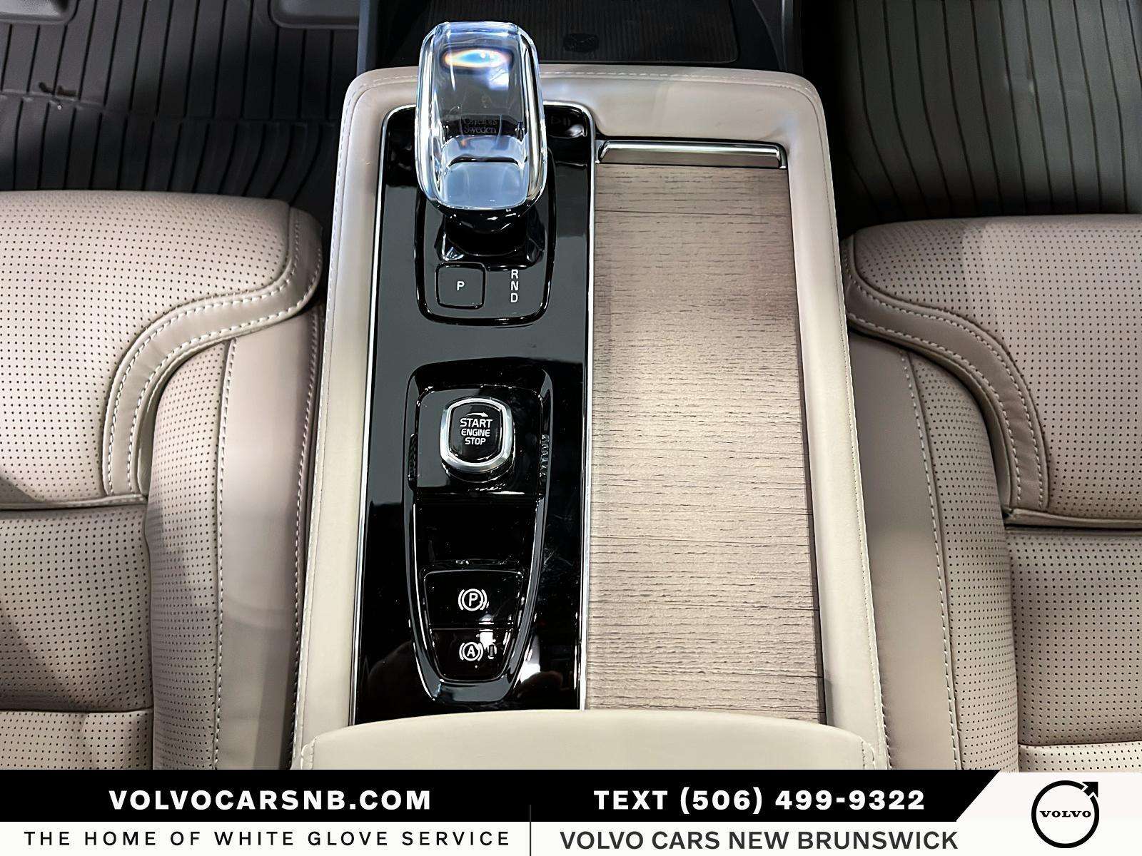 2026 Volvo XC90 B6 Ultra Bright Theme thumb 16