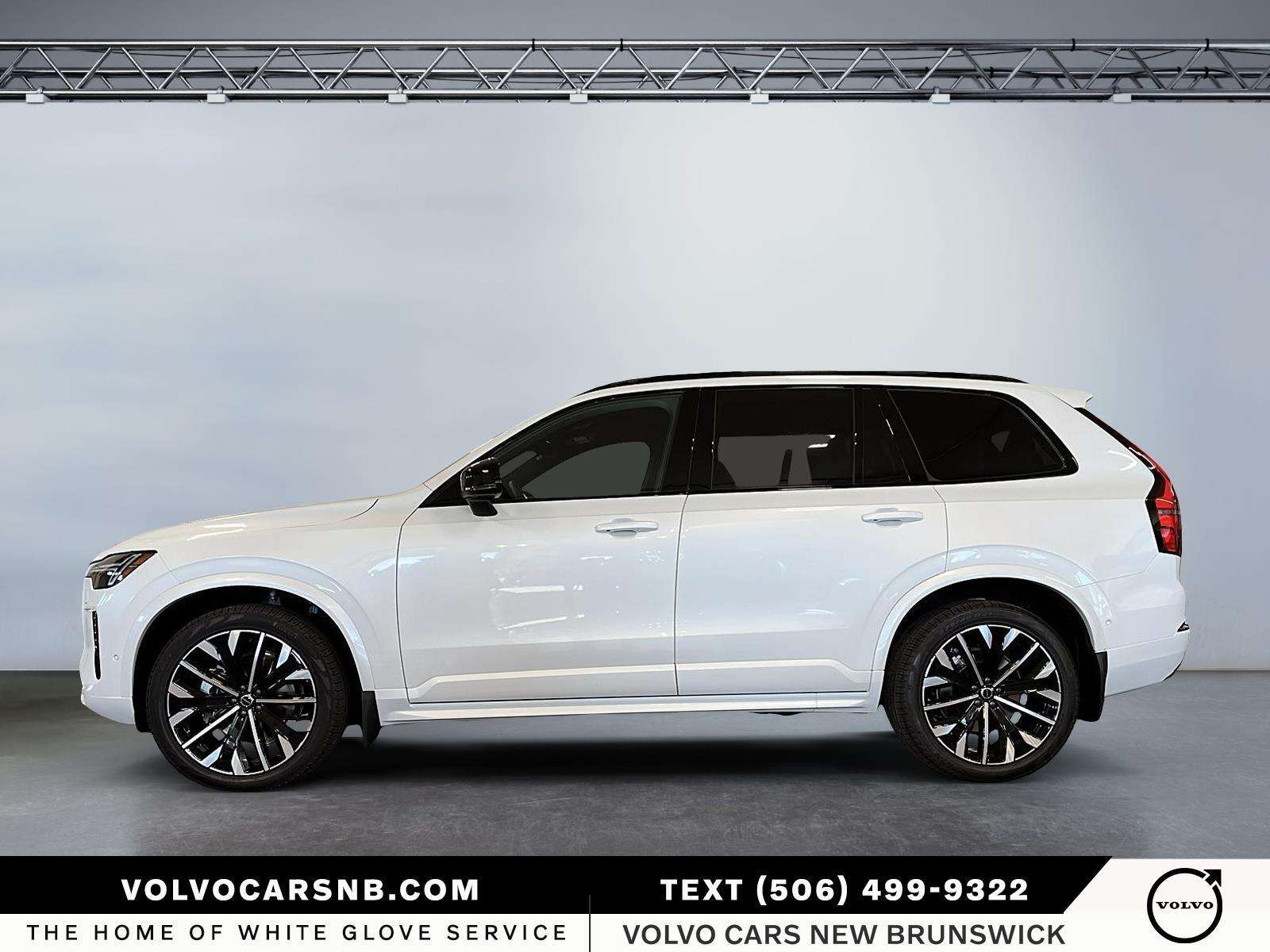 2026 Volvo XC90 B6 Ultra Bright Theme alt 5