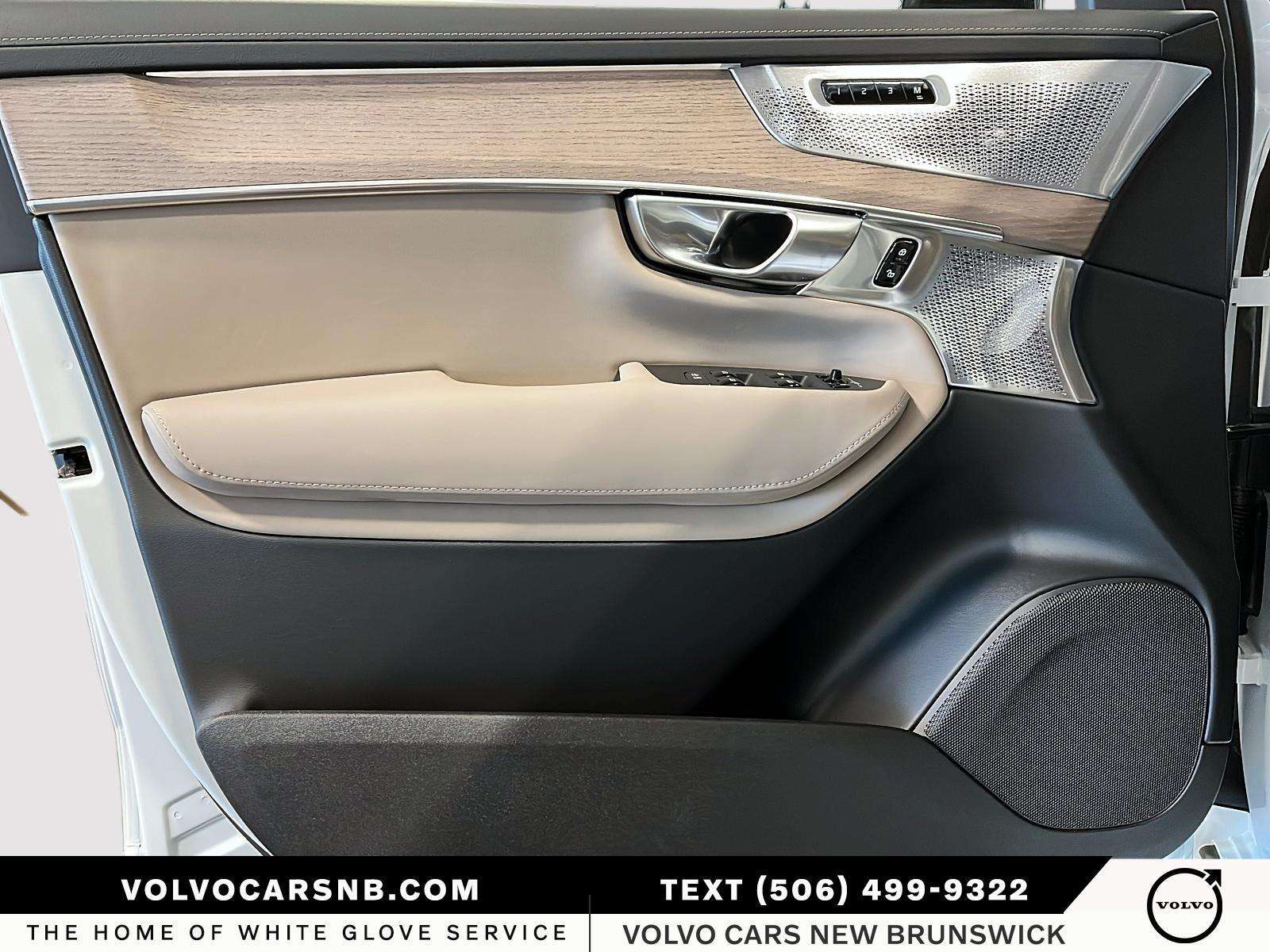 2026 Volvo XC90 B6 Ultra Bright Theme thumb 14