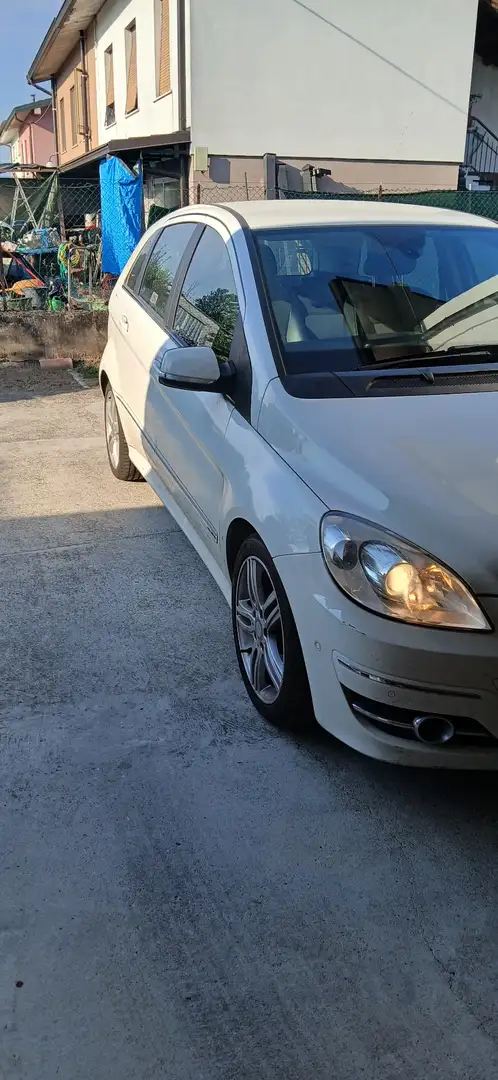 Mercedes-Benz 200 B 200 CDI PREMIUM Blanc - 2