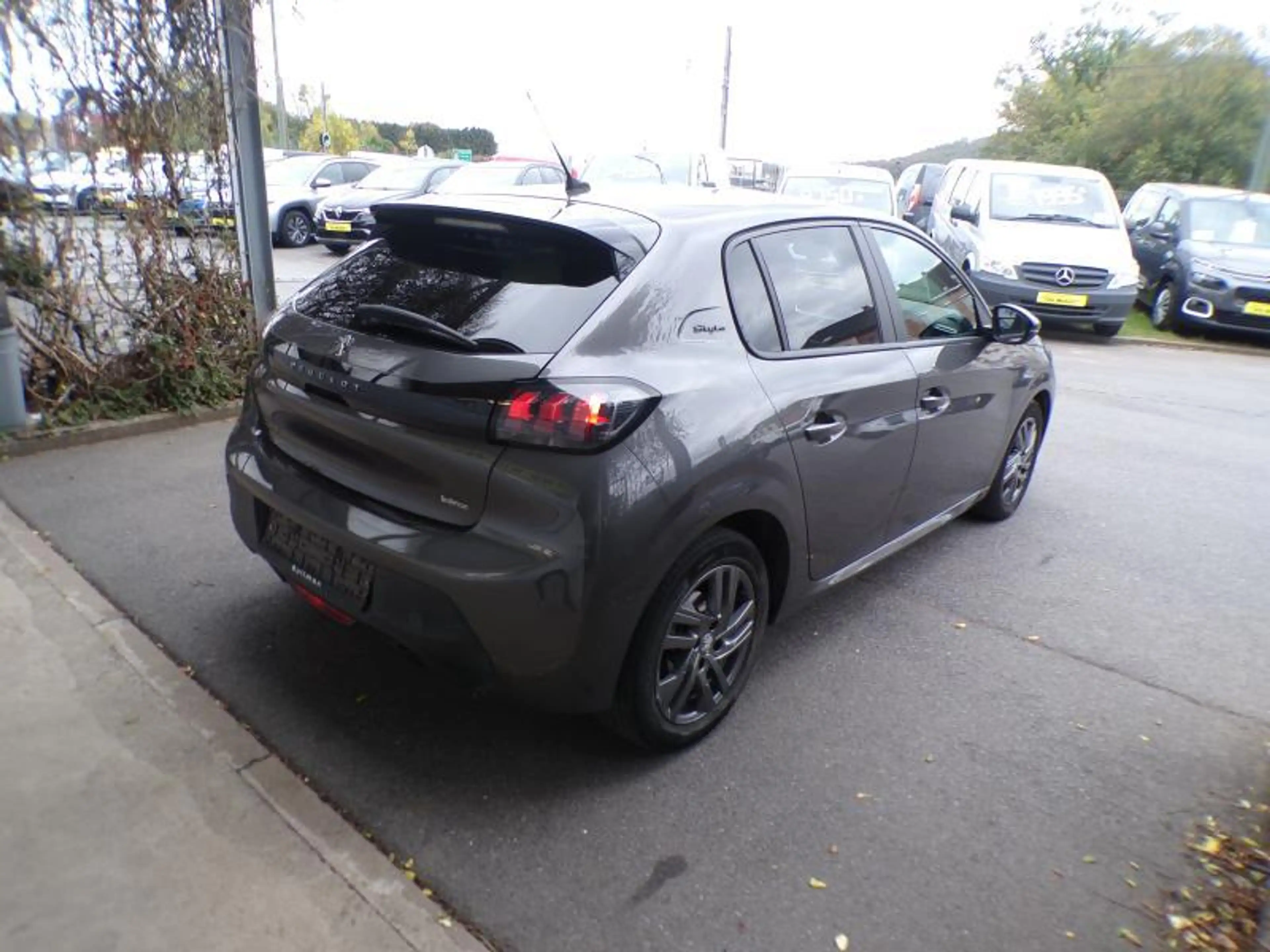 Peugeot 208 1.5 HDi 102cv Gris 04/21 Airco Cruise Capteurs — photo 4