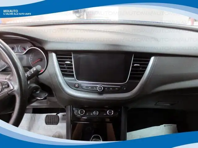 Opel Grandland X view 6