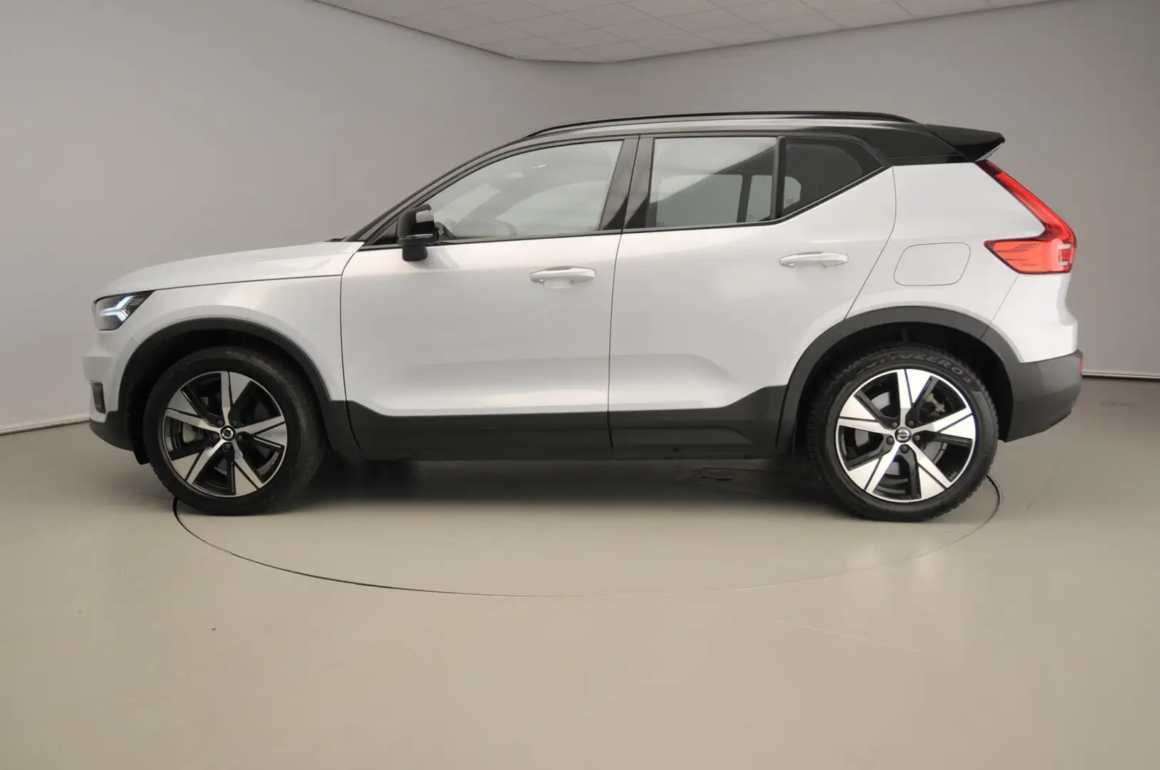 Volvo XC40 Recharge P8 AWD R-Design | Keyless | Navi | 19" Wit - 2