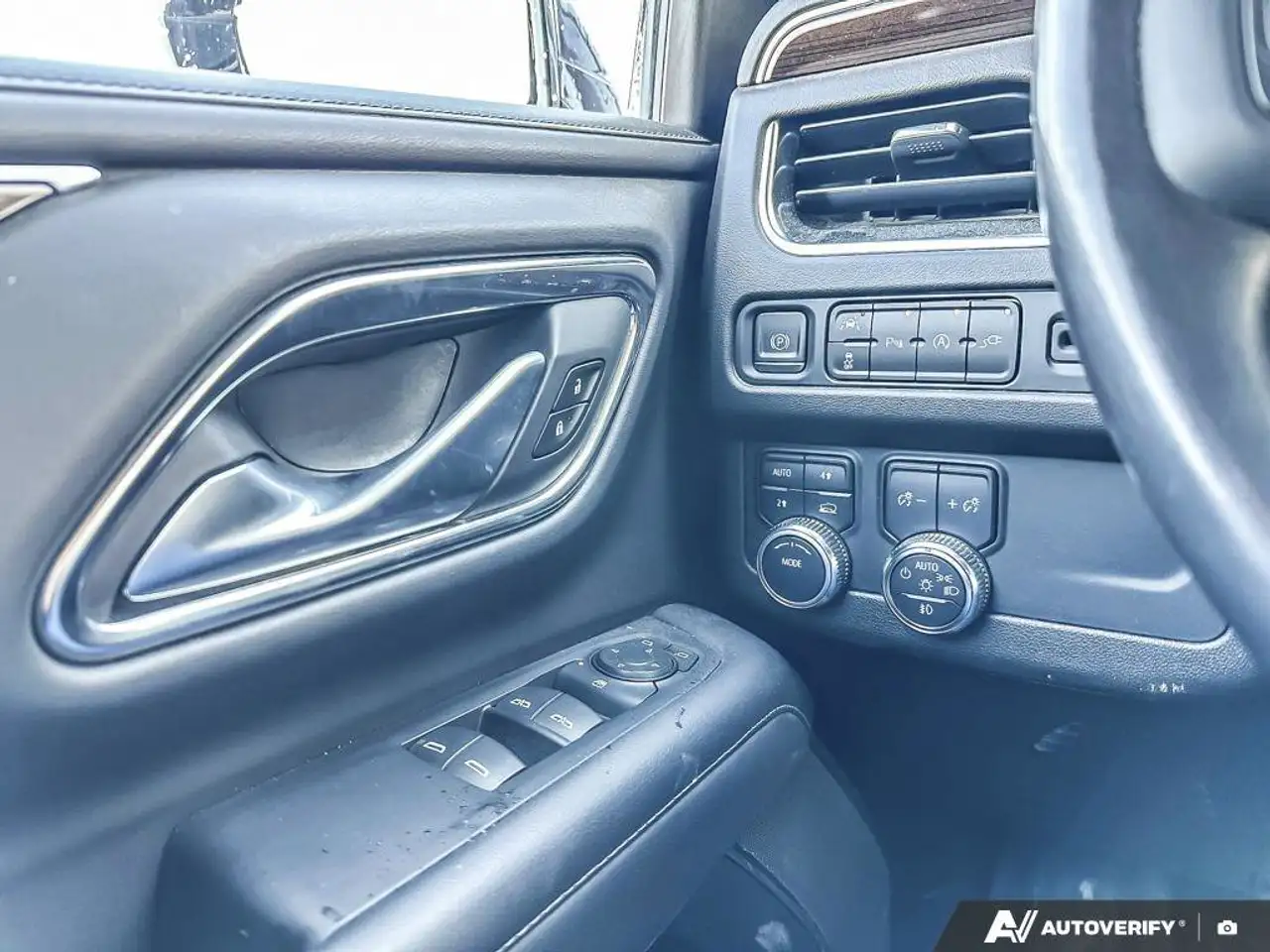 GMC Yukon снимка GMC Yukon