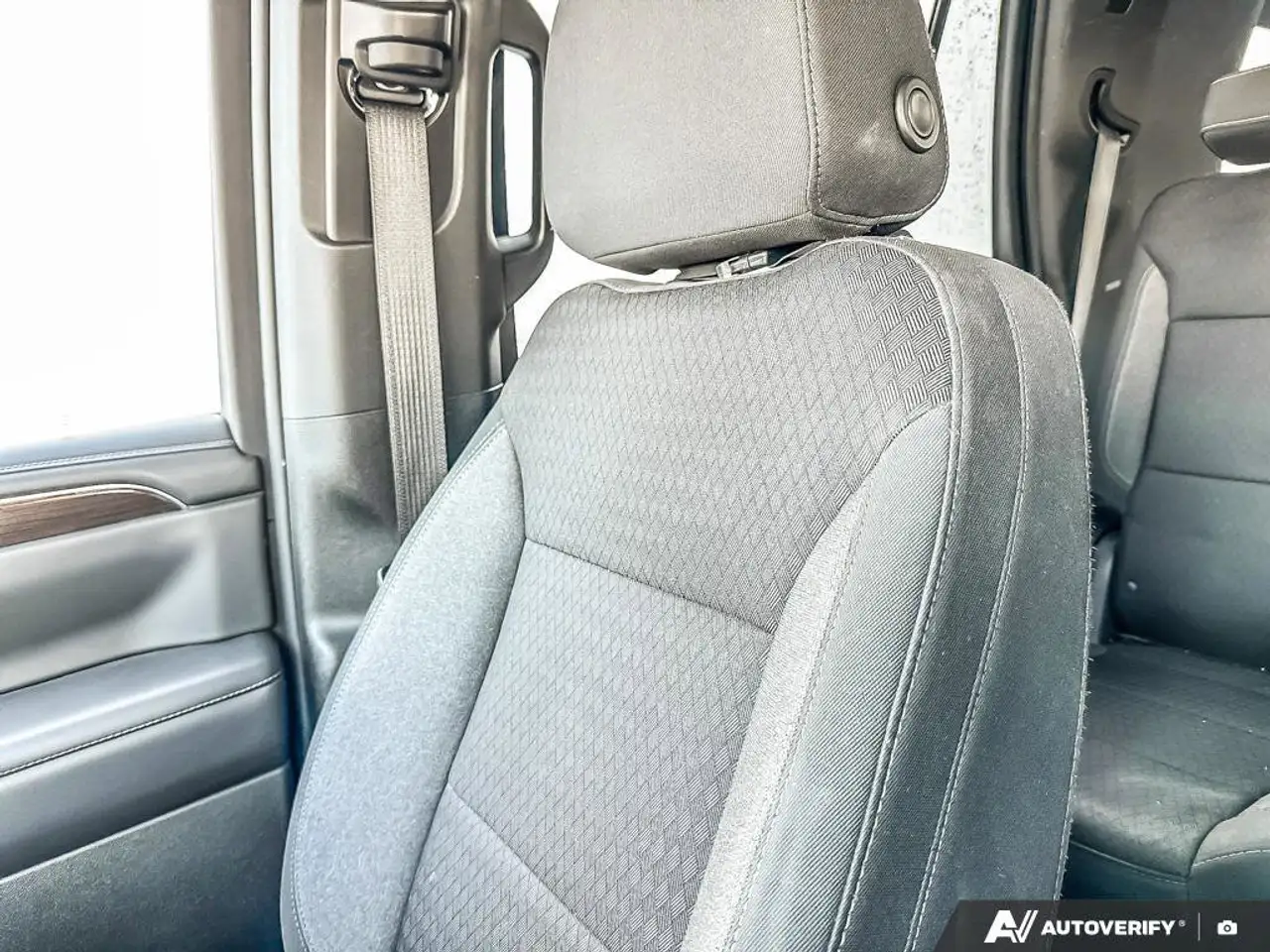 GMC Yukon снимка GMC Yukon