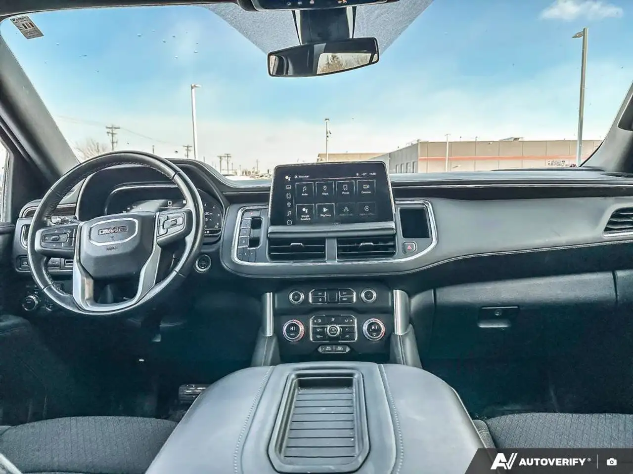 GMC Yukon снимка GMC Yukon