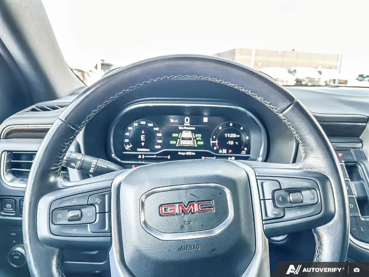 GMC Yukon снимка GMC Yukon
