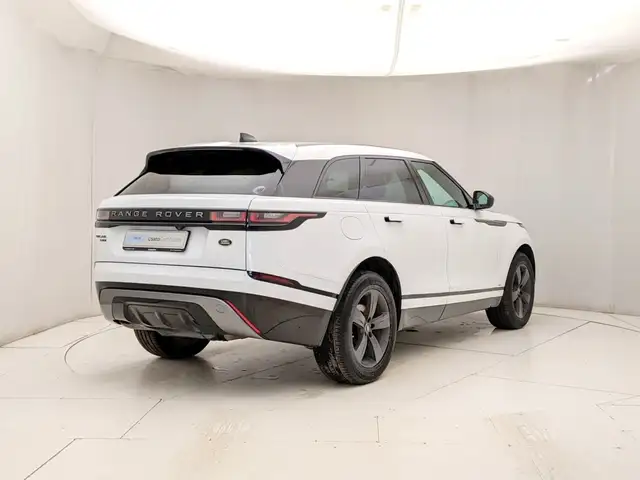 Land Rover Range Rover Velar view 4