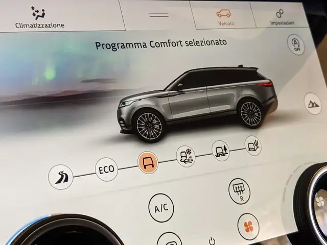 Land Rover Range Rover Velar view 15