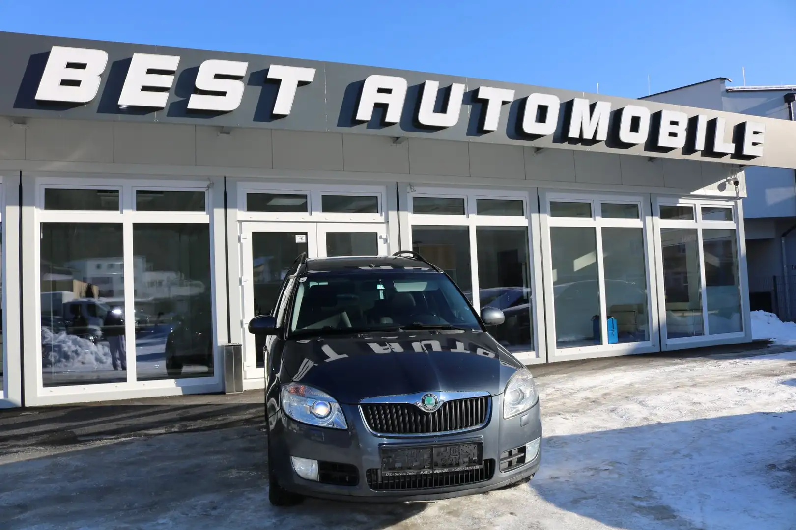 Skoda Roomster Free 1,6 Grau - 1