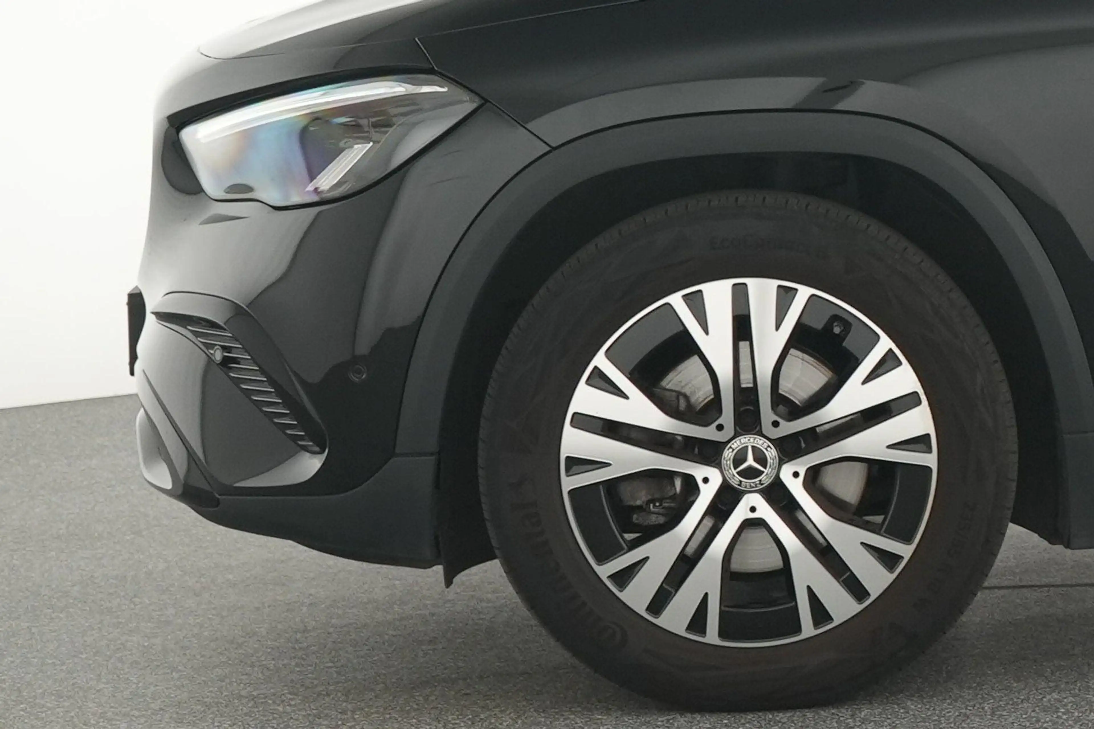 Mercedes-Benz GLA 180 d Luxury Line — photo 5