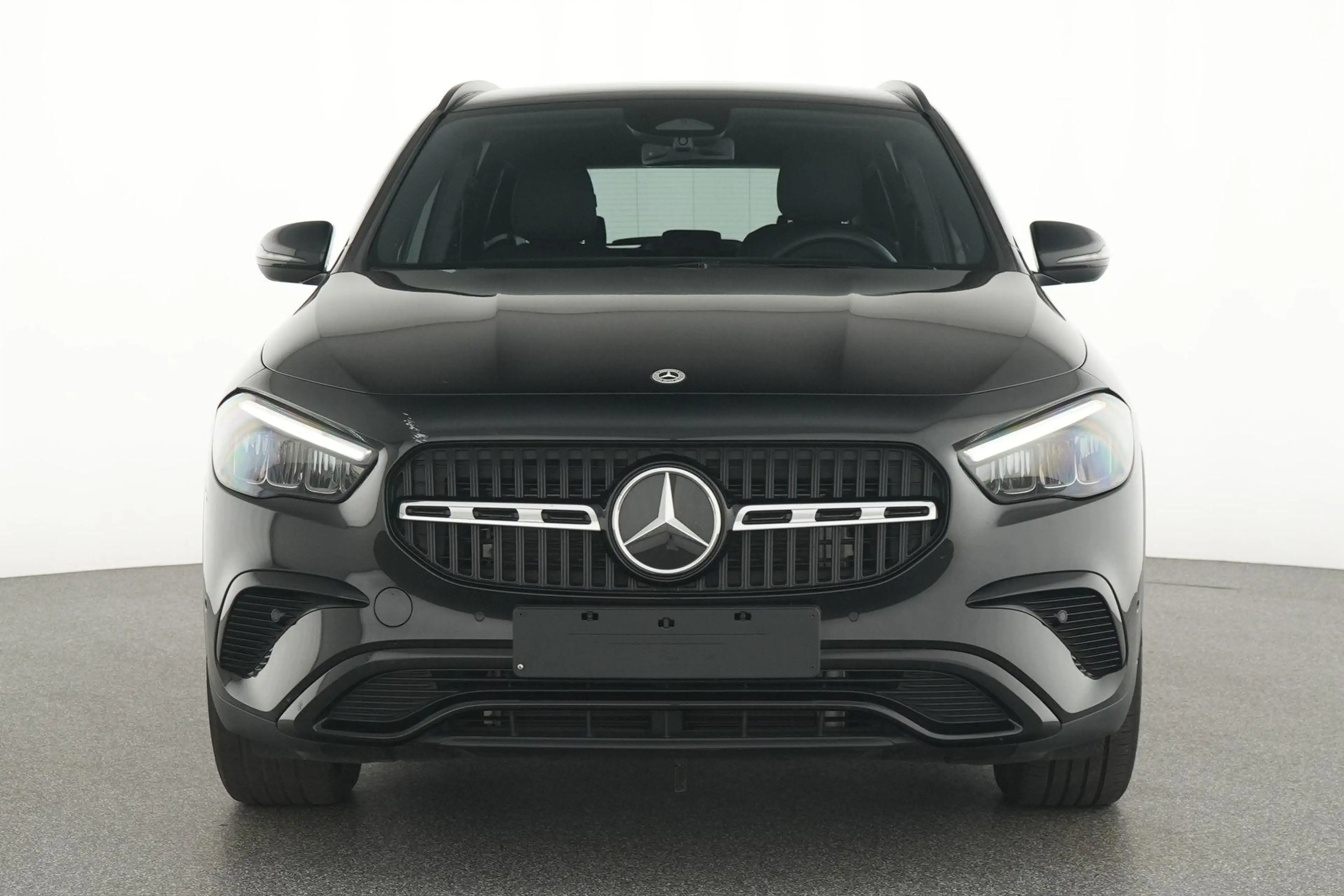 Mercedes-Benz GLA 180 d Luxury Line — photo 6