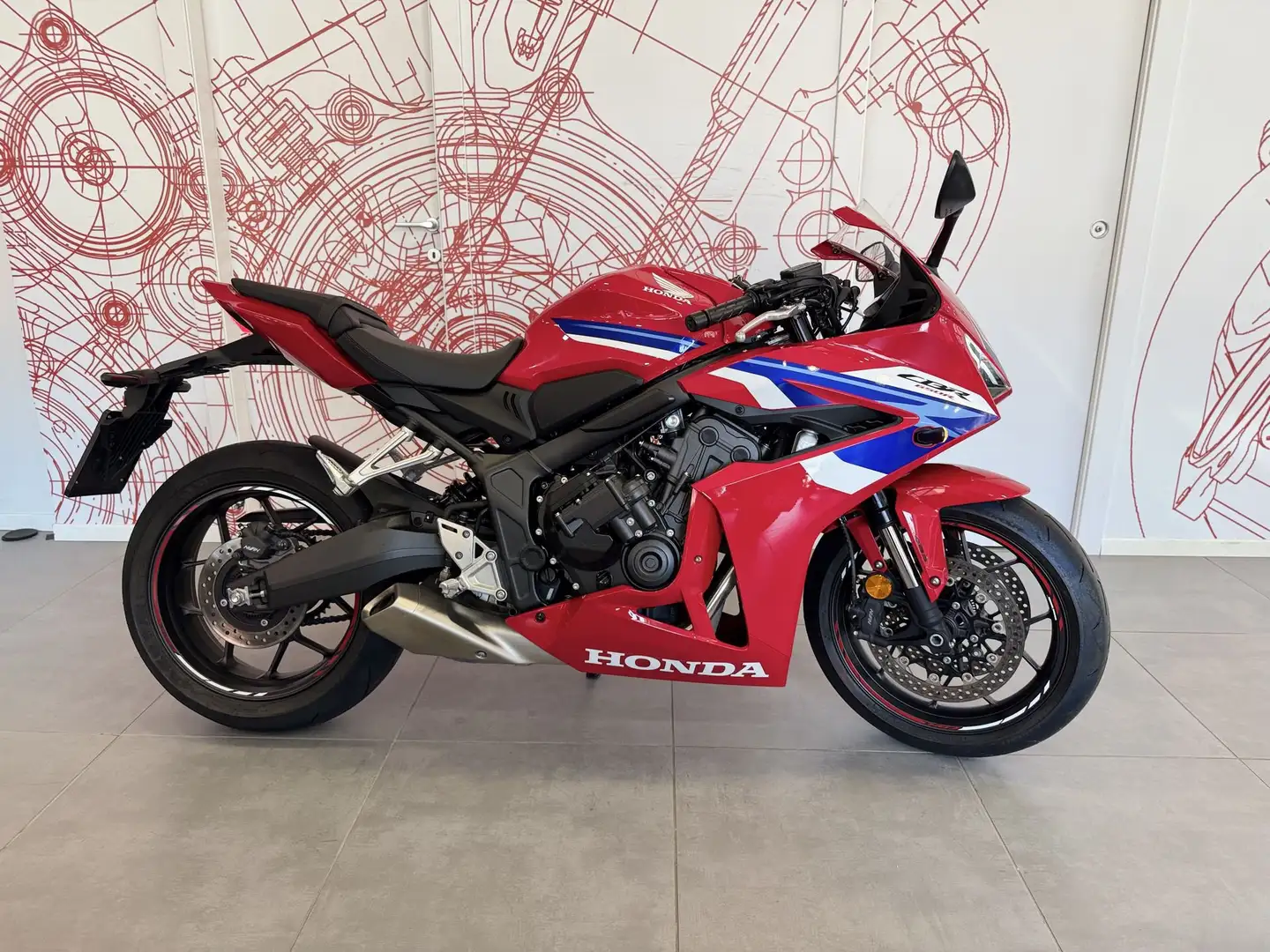 Honda CBR 650 CBR650R E-Clutch  - YM 2024 - 1