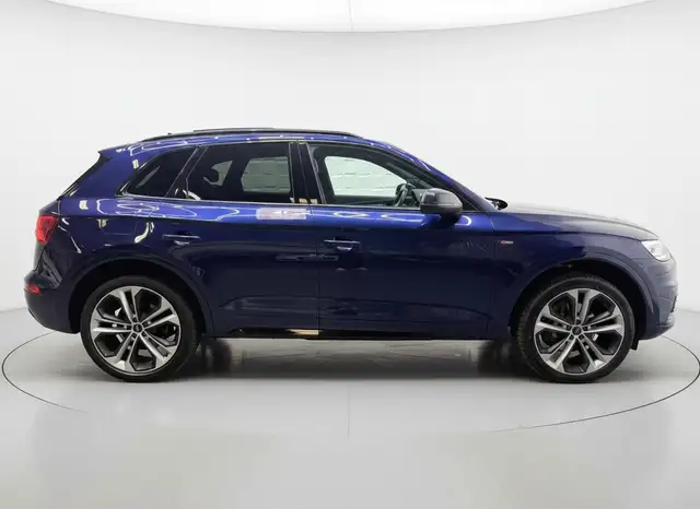 Audi Q5 view 5