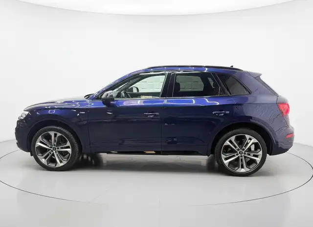 Audi Q5 view 4